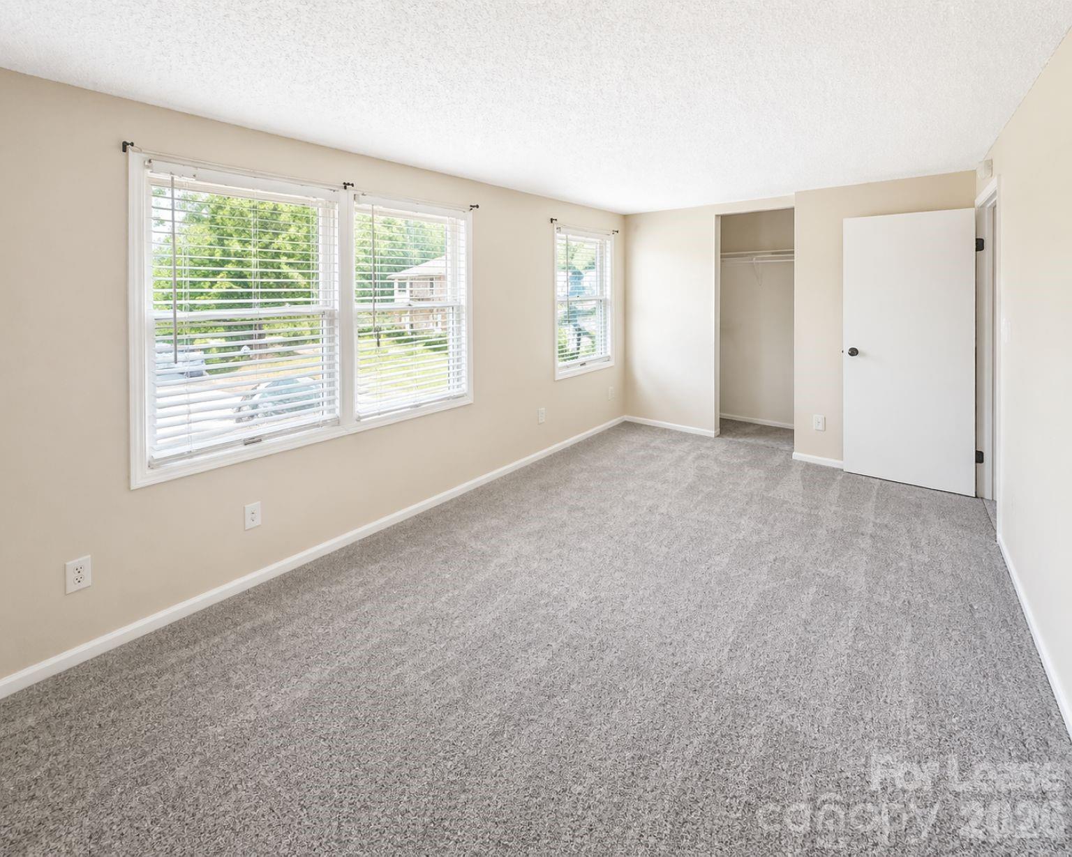 9456 Lexington Circle D Property Photo 7