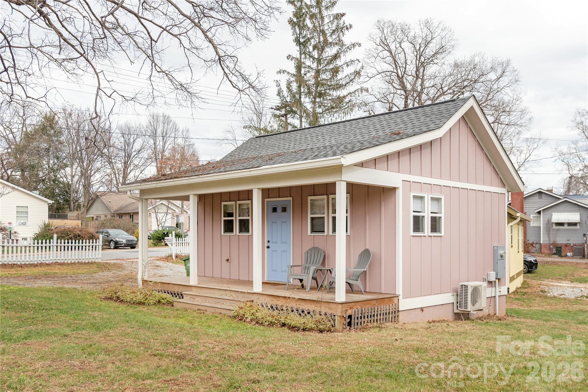 606 Ray Avenue Property Photo 2