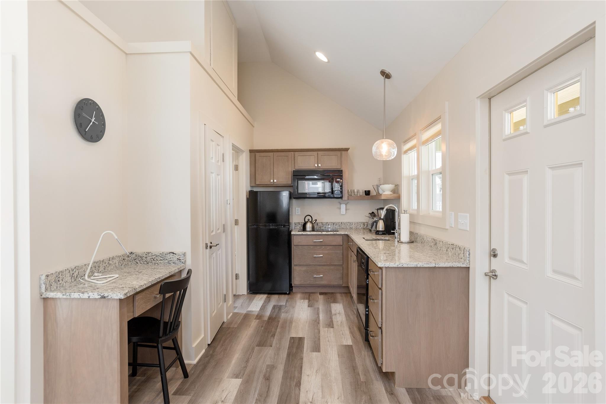 606 Ray Avenue Property Photo 6