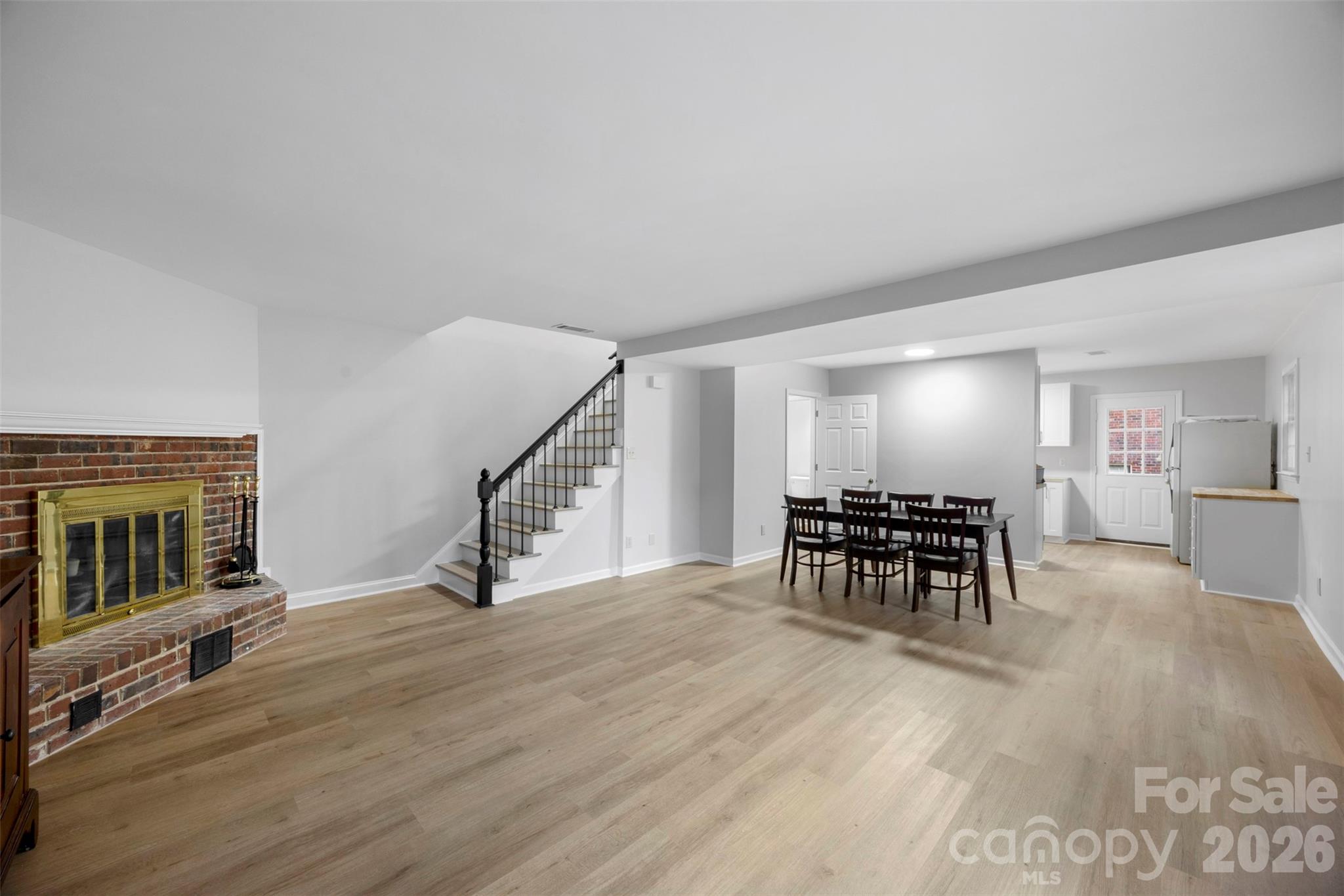 809 Jamestown Drive 5 Property Photo 3