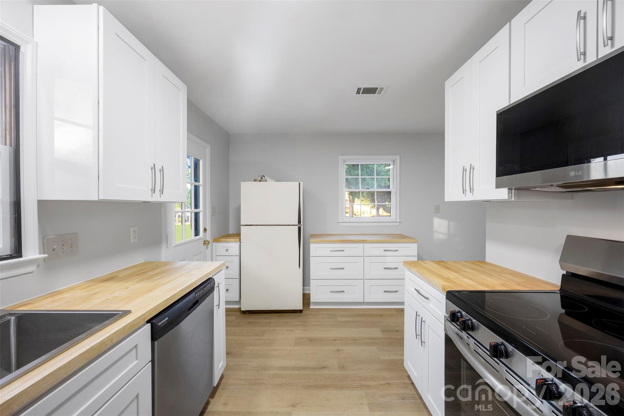 809 Jamestown Drive 5 Property Photo 12