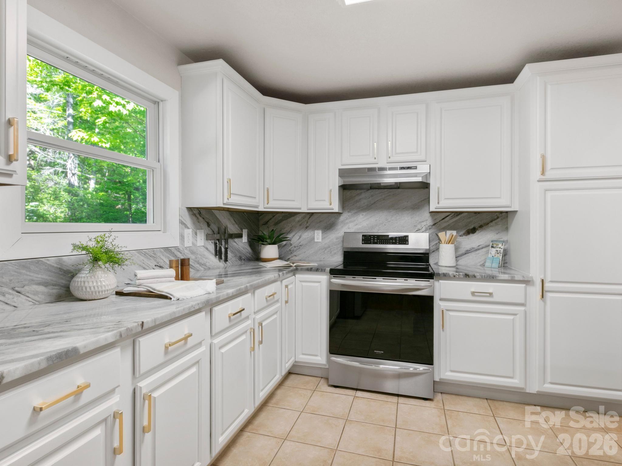 220 Jones Court Property Photo 7