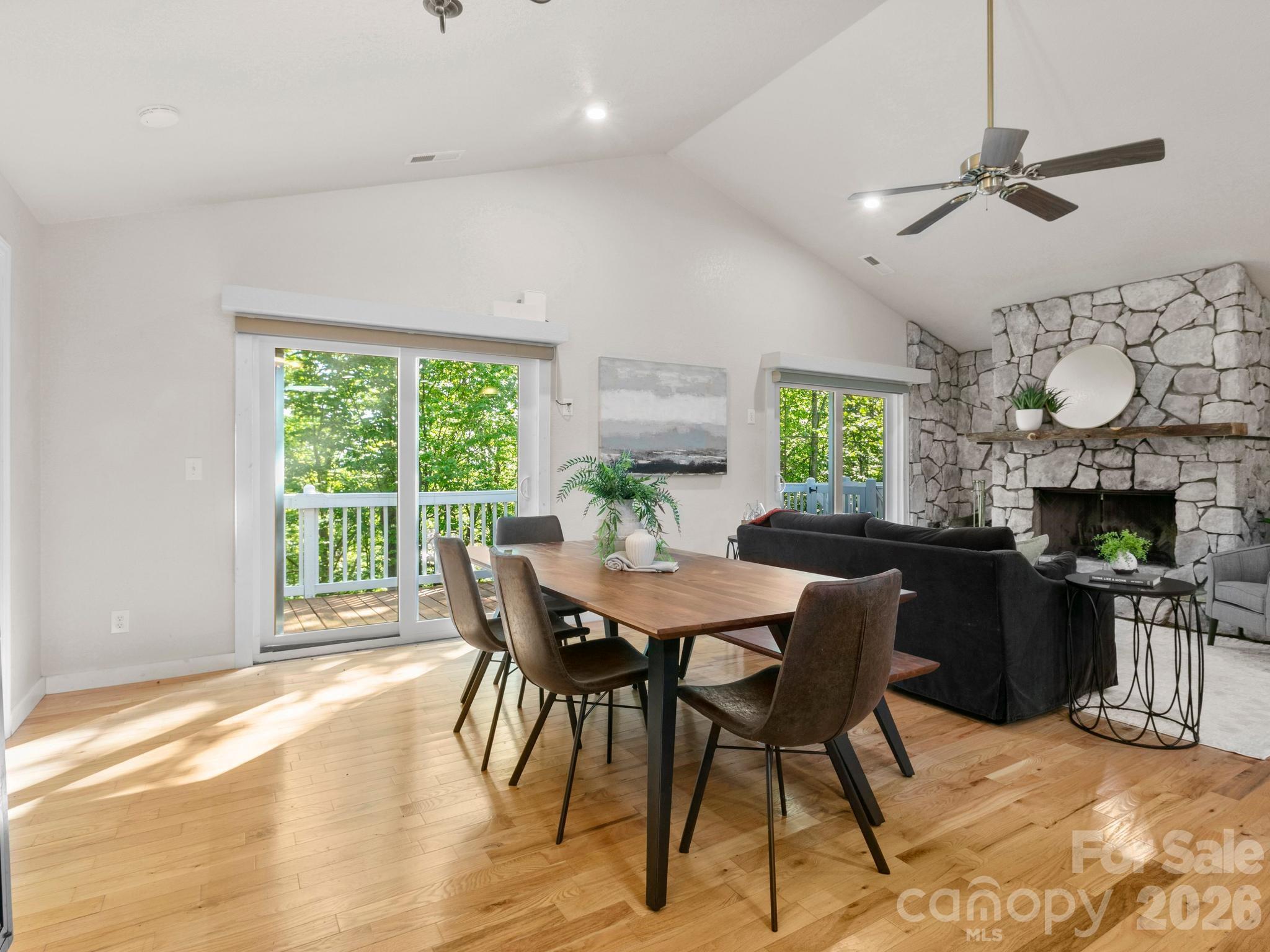 220 Jones Court Property Photo 12