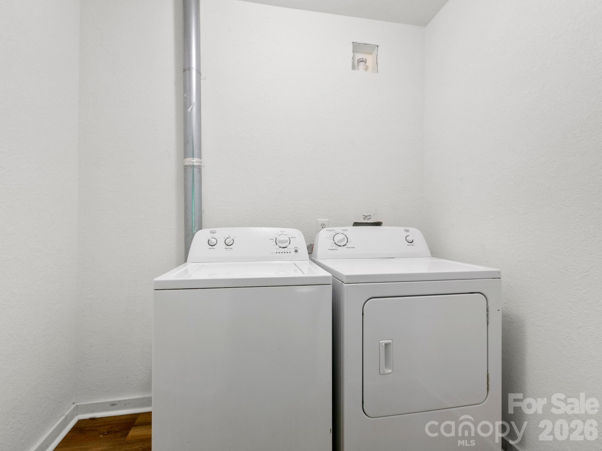 220 Jones Court Property Photo 27