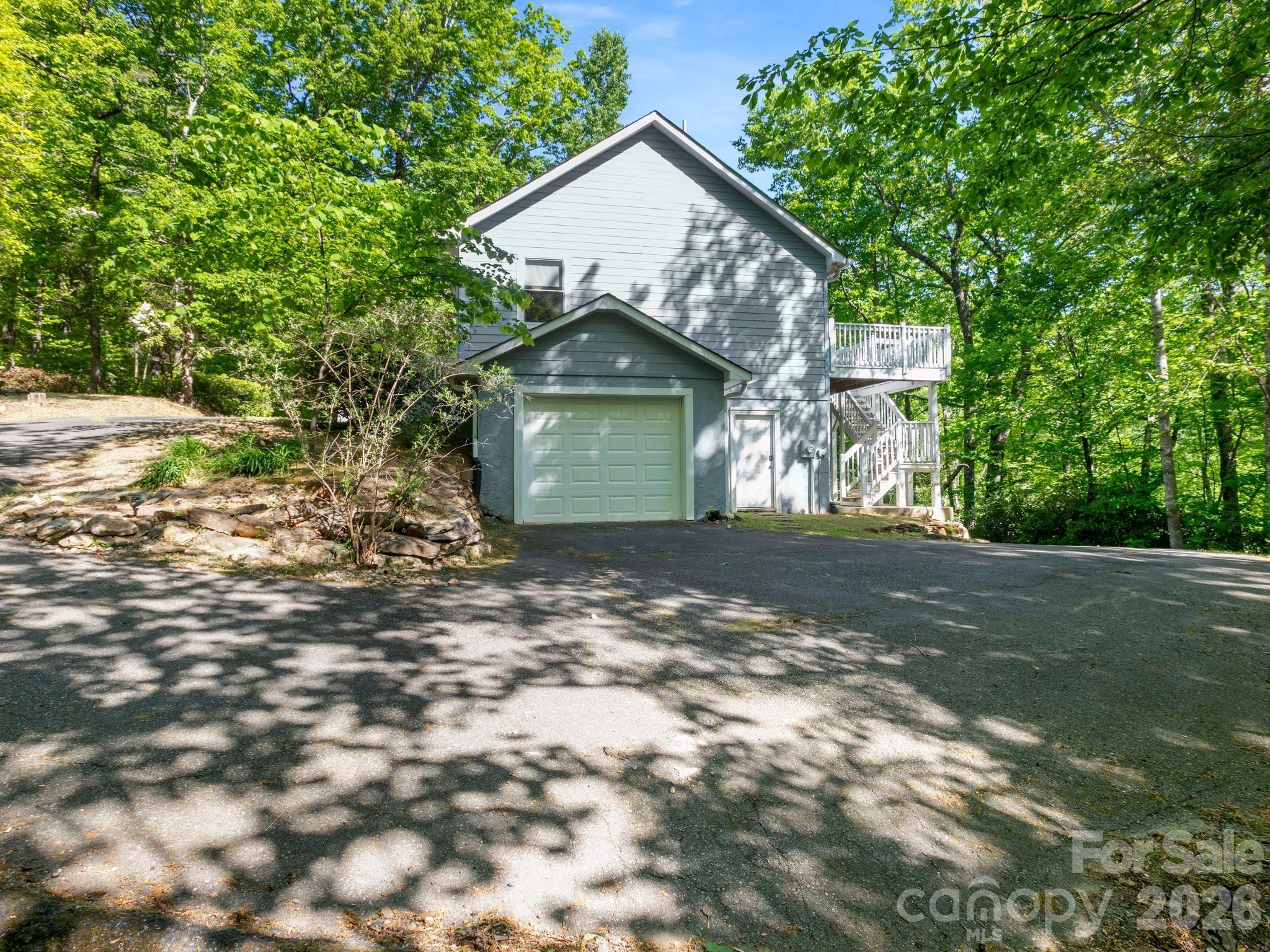 220 Jones Court Property Photo 32