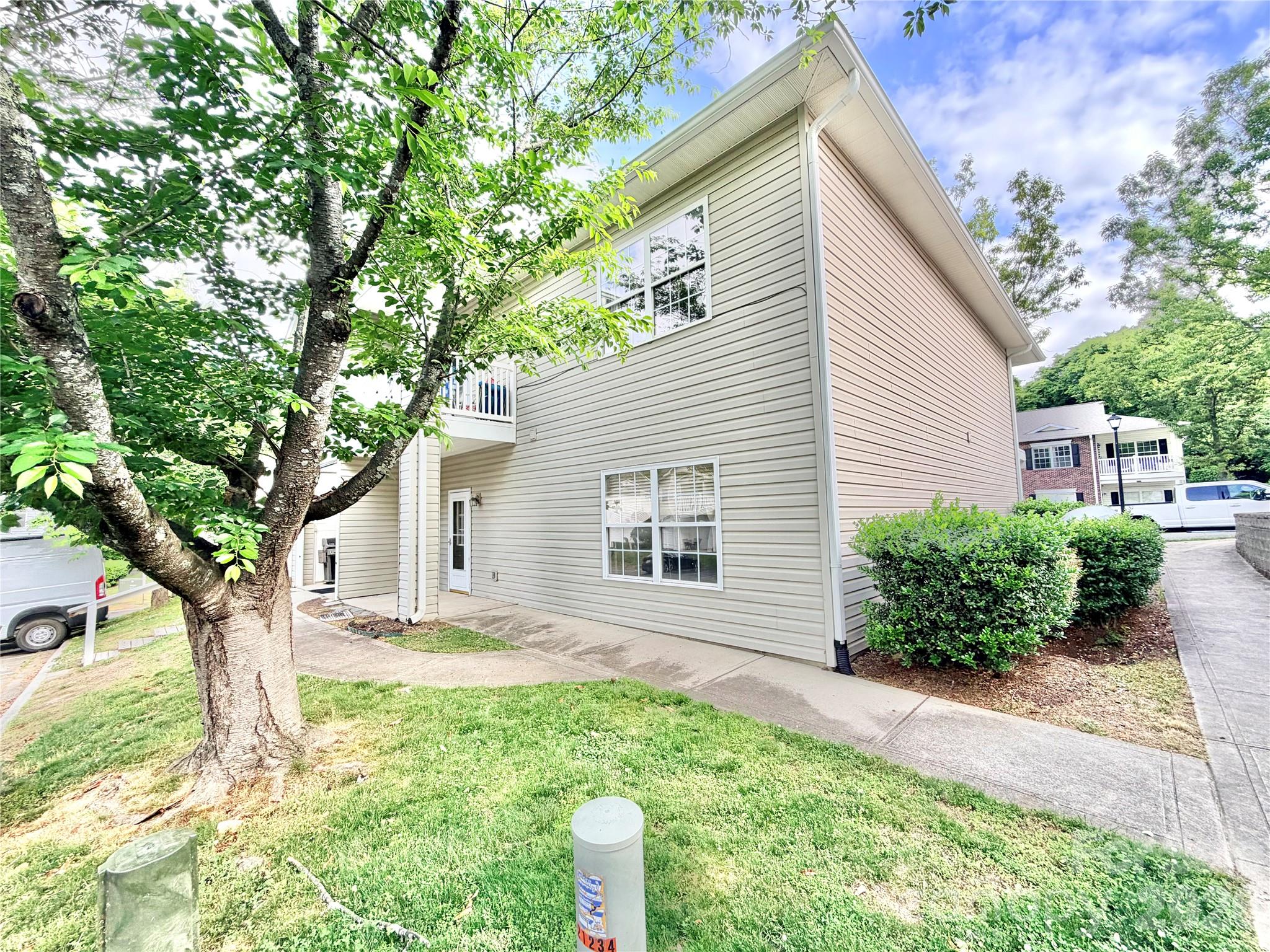 21230 Hickory Street Property Photo 4