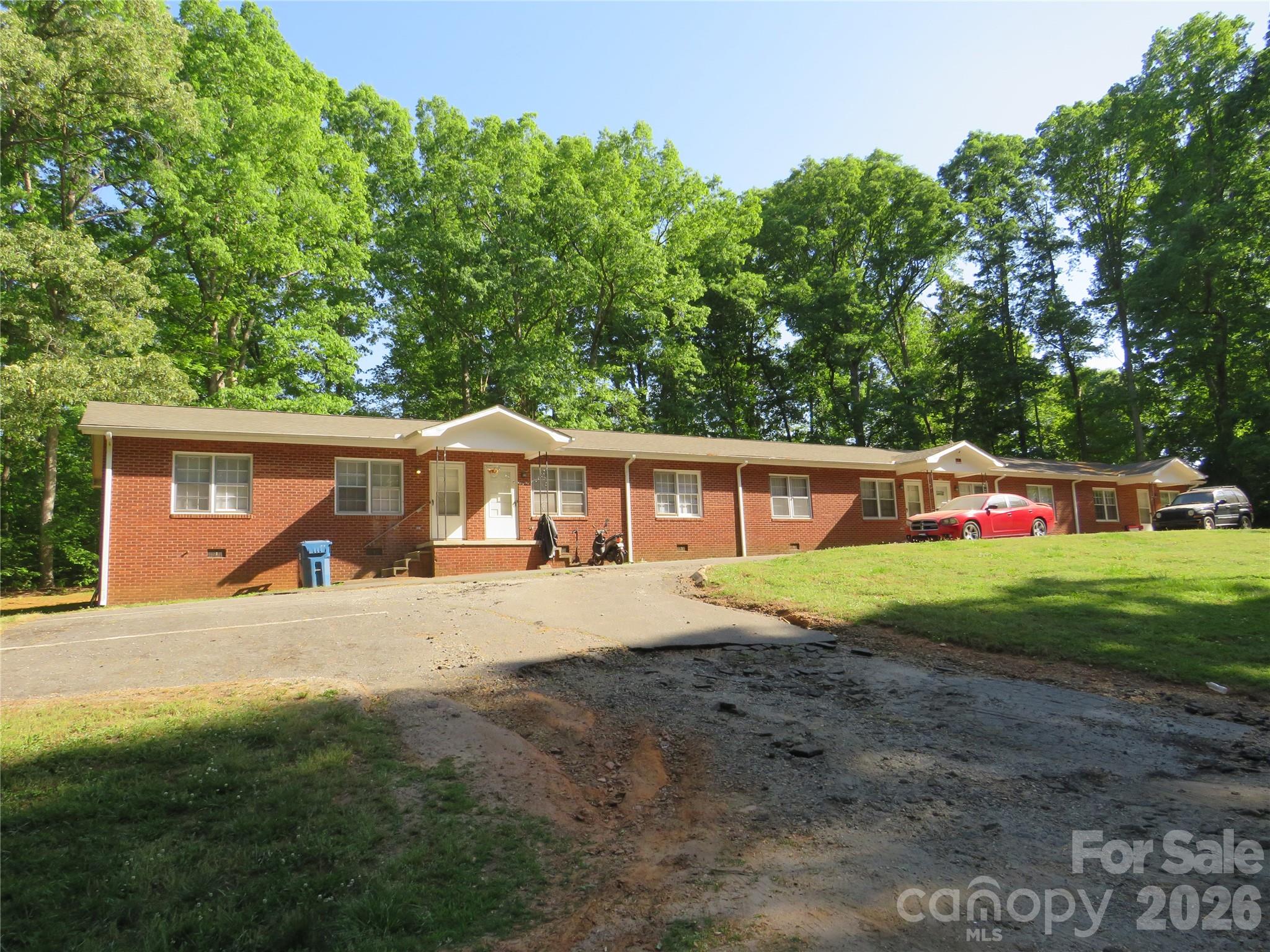 144 Nottingham Drive Property Photo 3