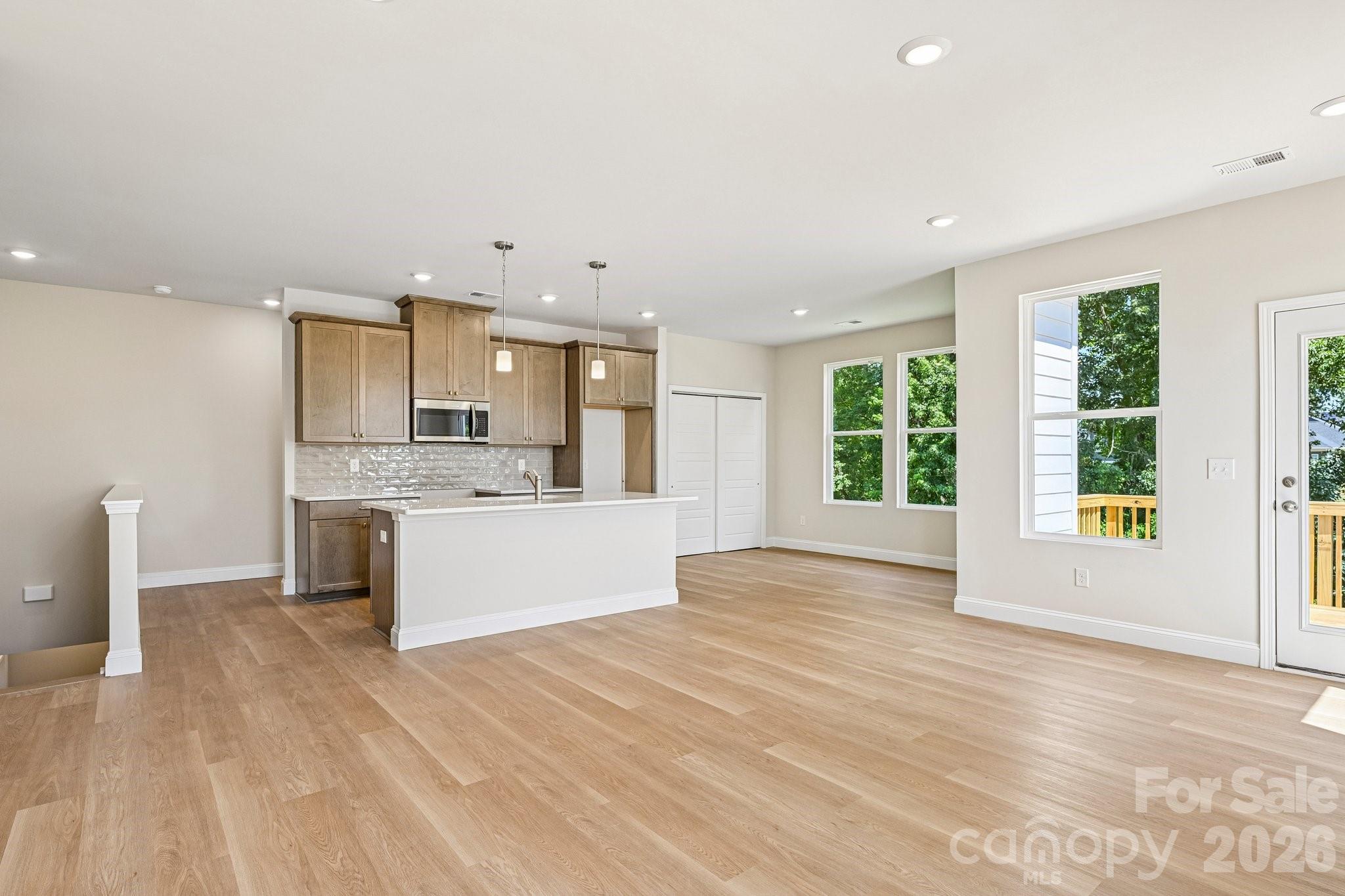 605 Banter Lane 37 Property Photo 2
