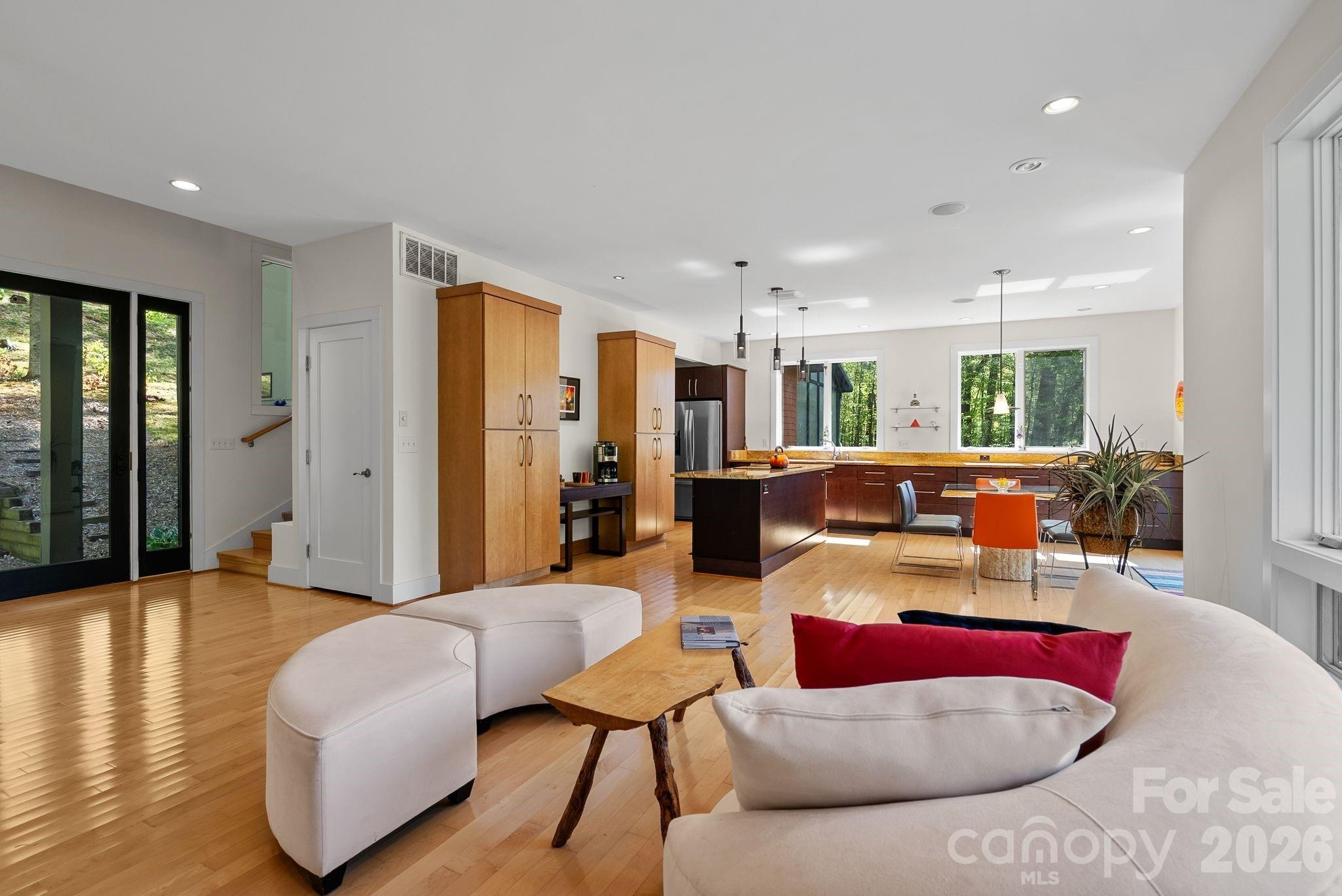404 Amanda Drive 2a&3 Property Photo 6