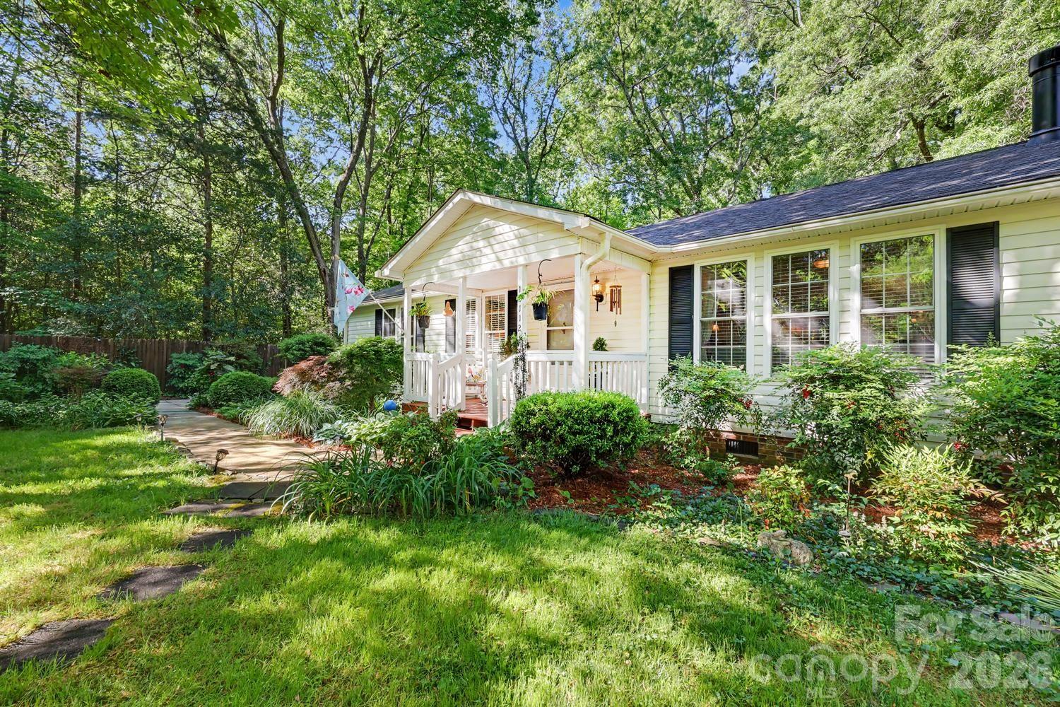 10112 Idlewild Road Property Photo 2