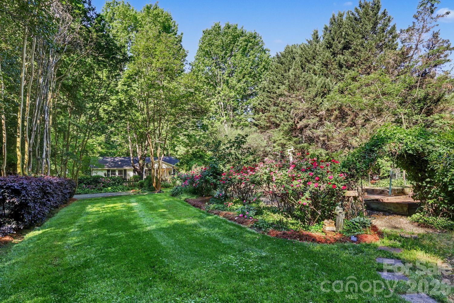 10112 Idlewild Road Property Photo 3