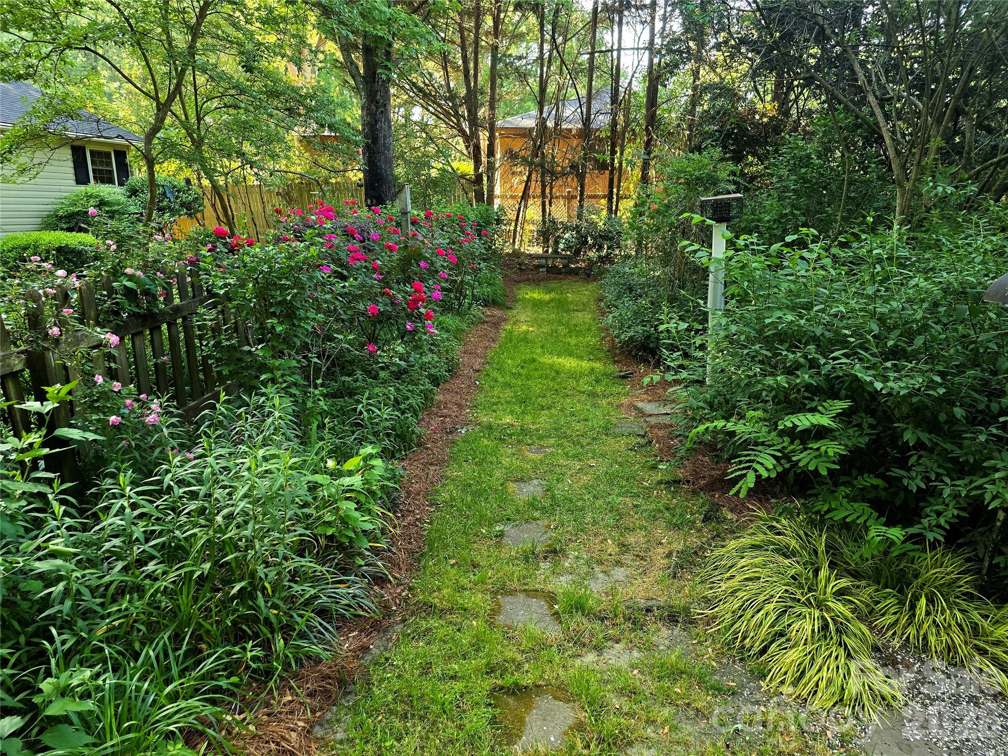 10112 Idlewild Road Property Photo 7