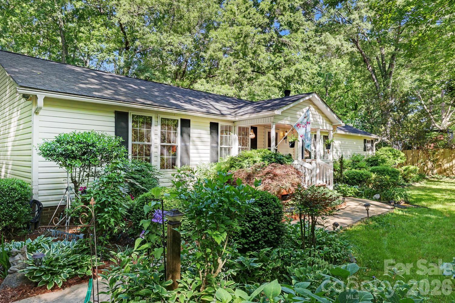 10112 Idlewild Road Property Photo 8