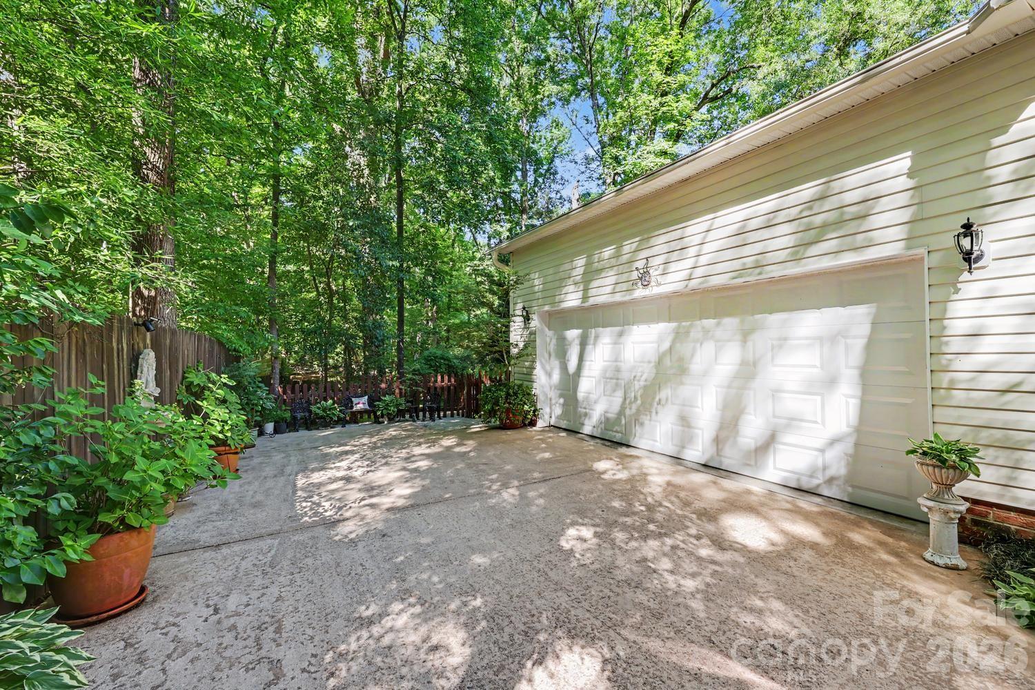 10112 Idlewild Road Property Photo 9