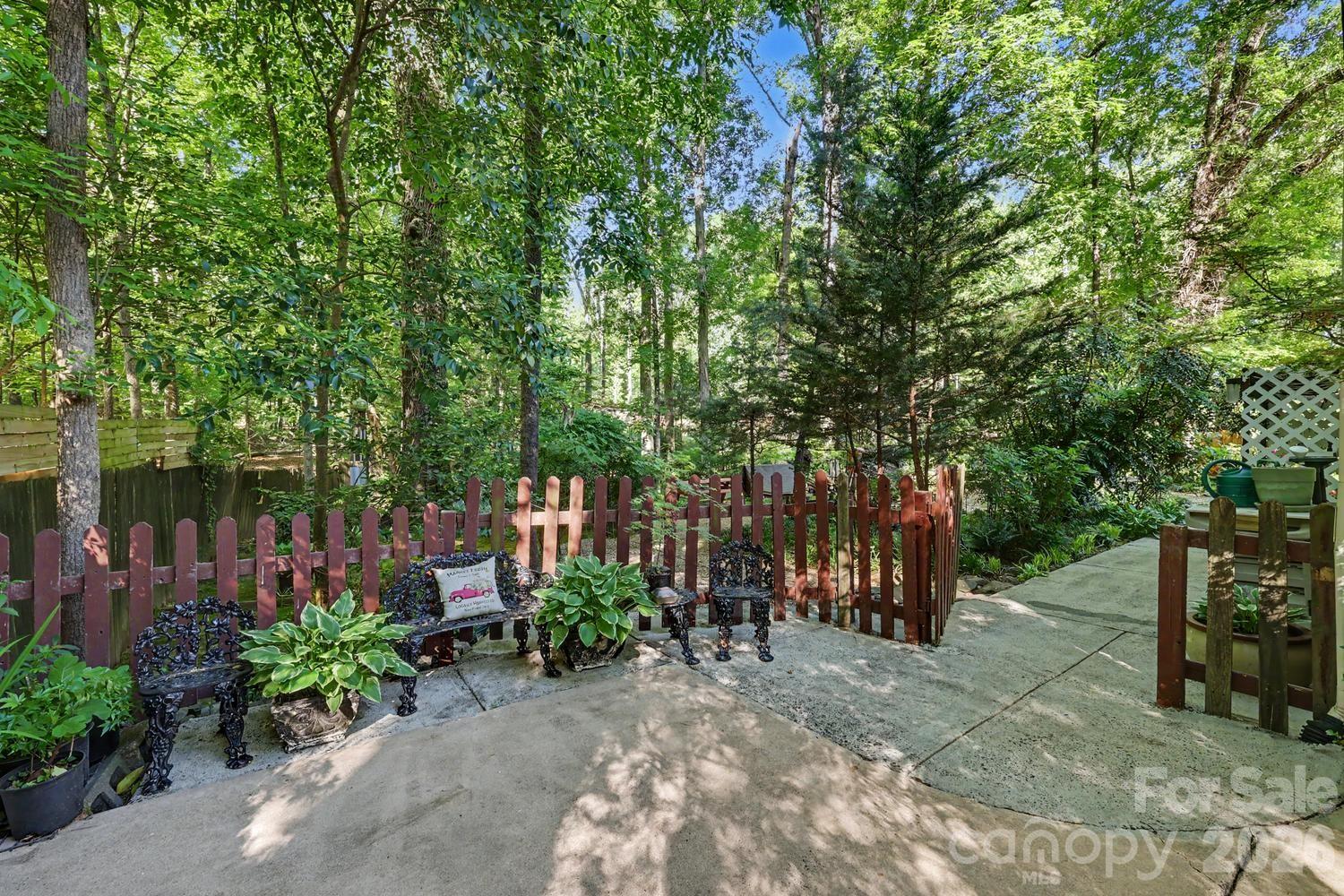 10112 Idlewild Road Property Photo 10