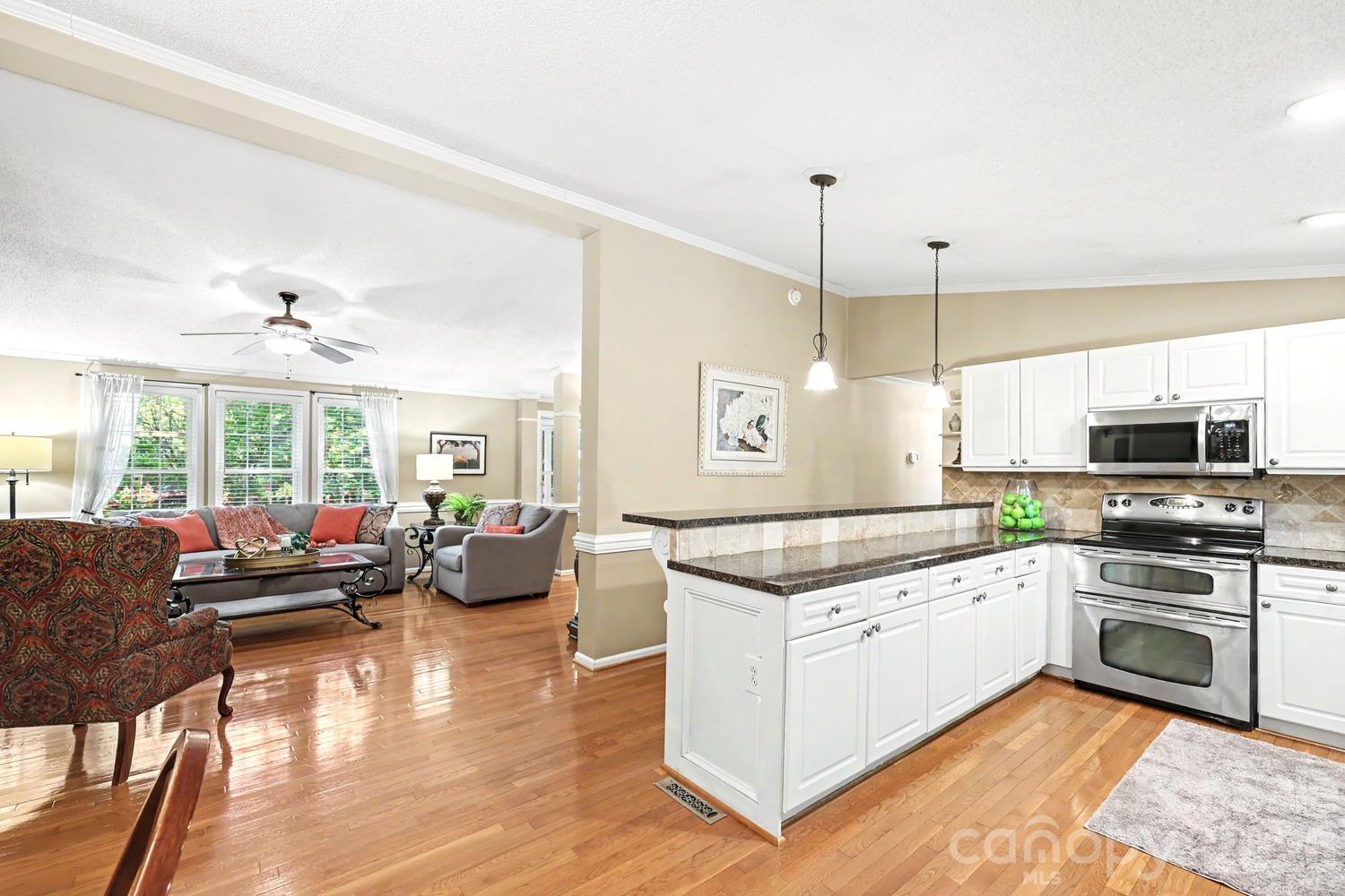 10112 Idlewild Road Property Photo 15