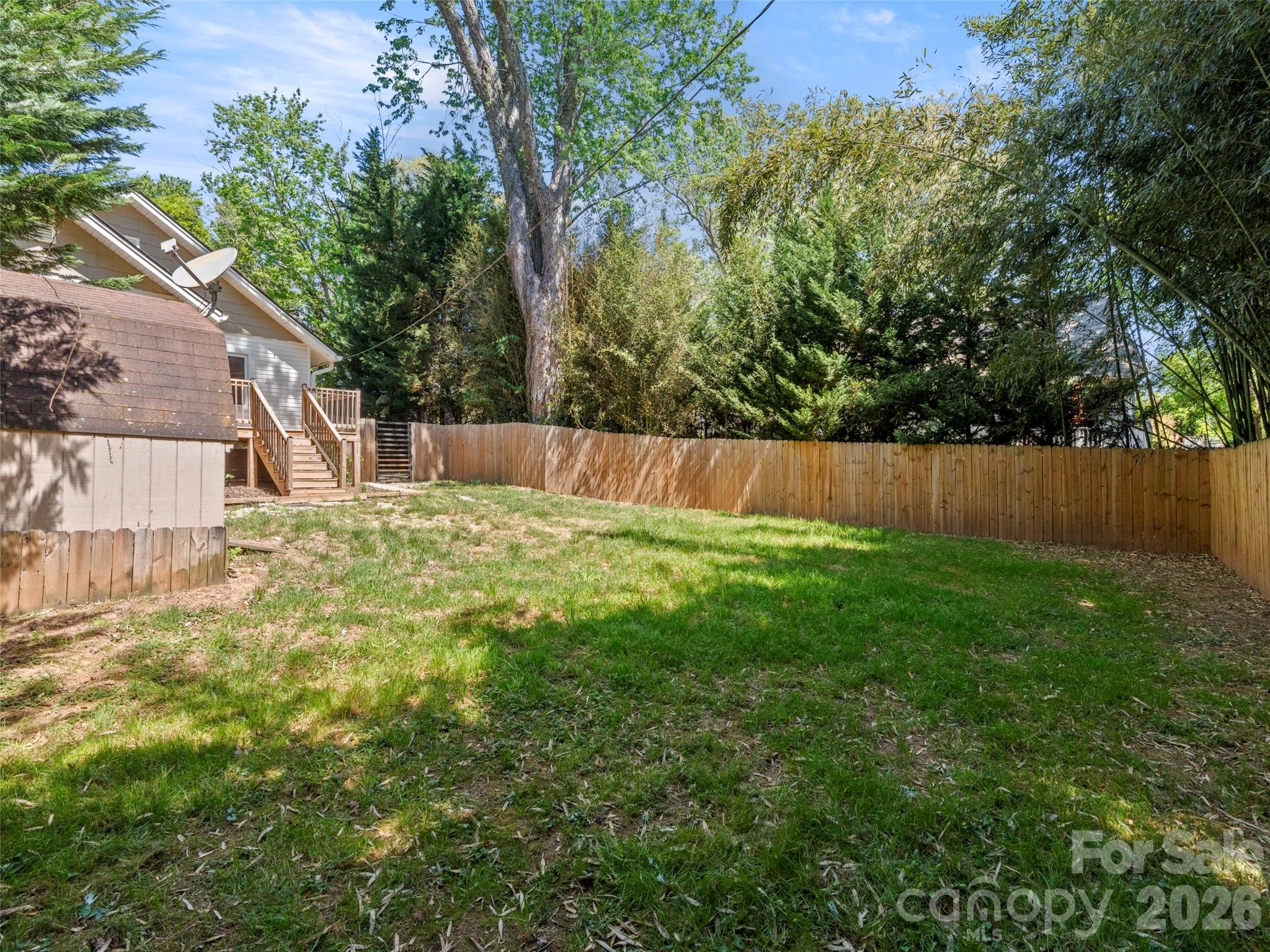 926 W Chapel Road Property Photo 7