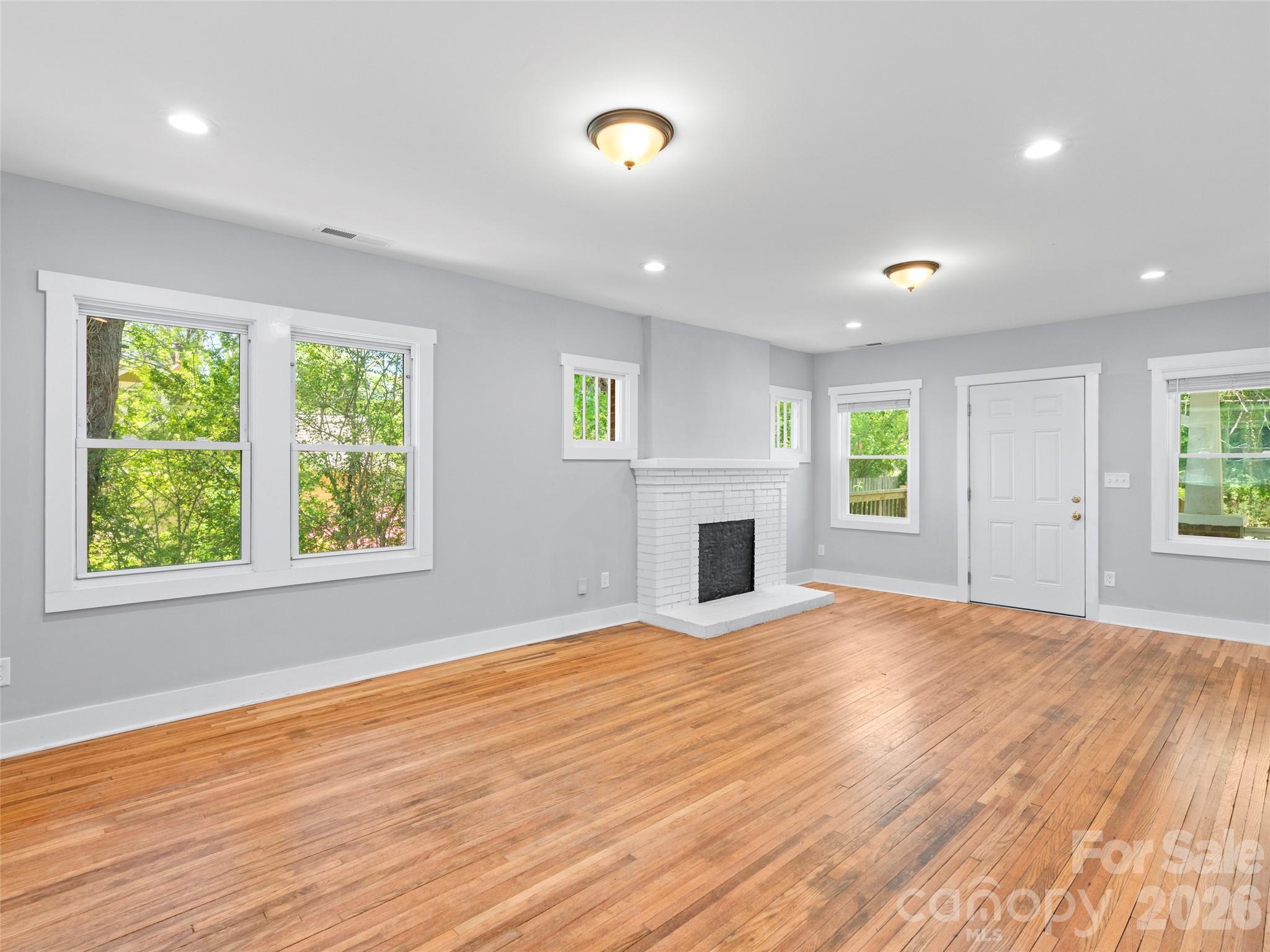 926 W Chapel Road Property Photo 10