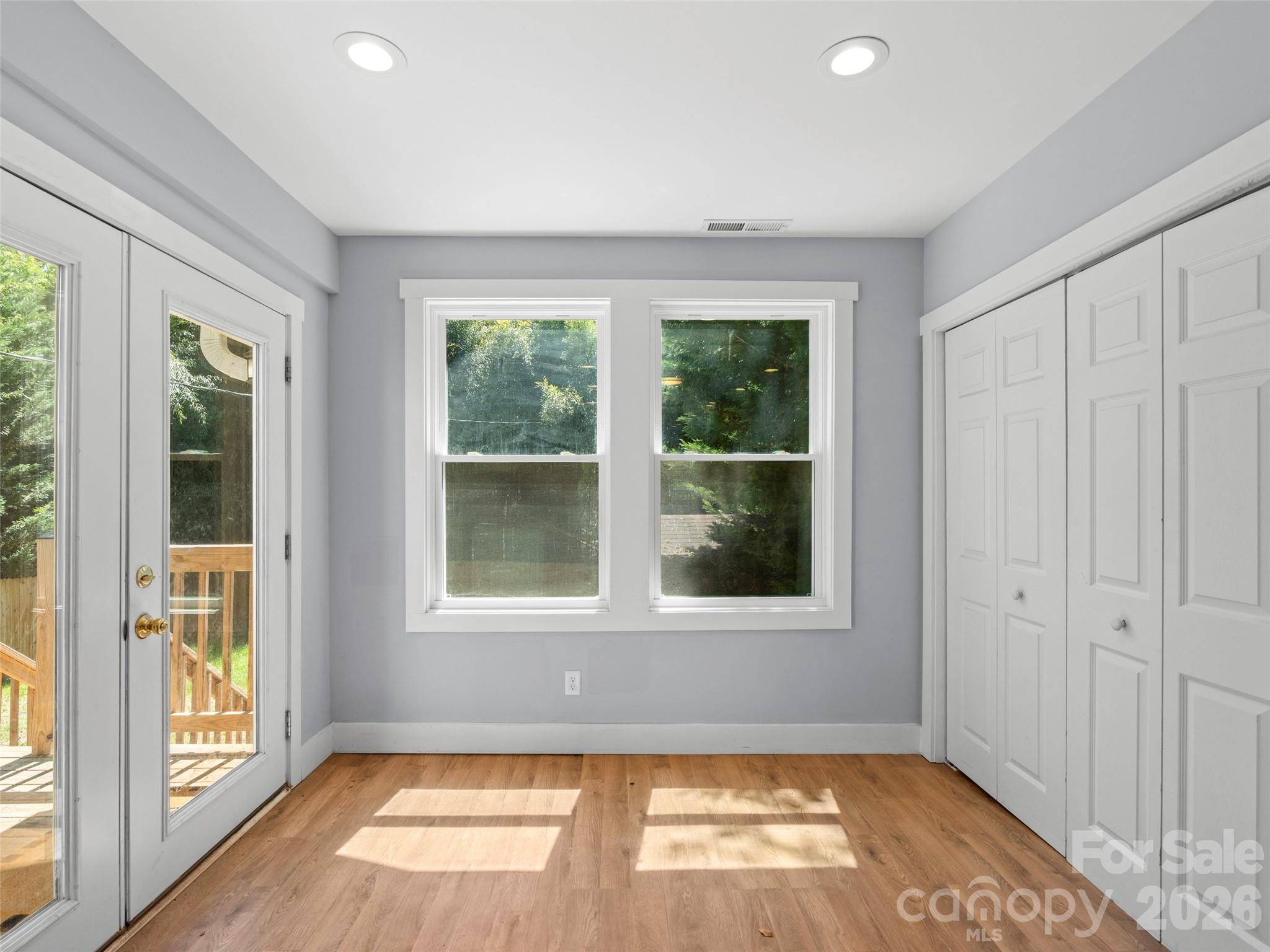 926 W Chapel Road Property Photo 16