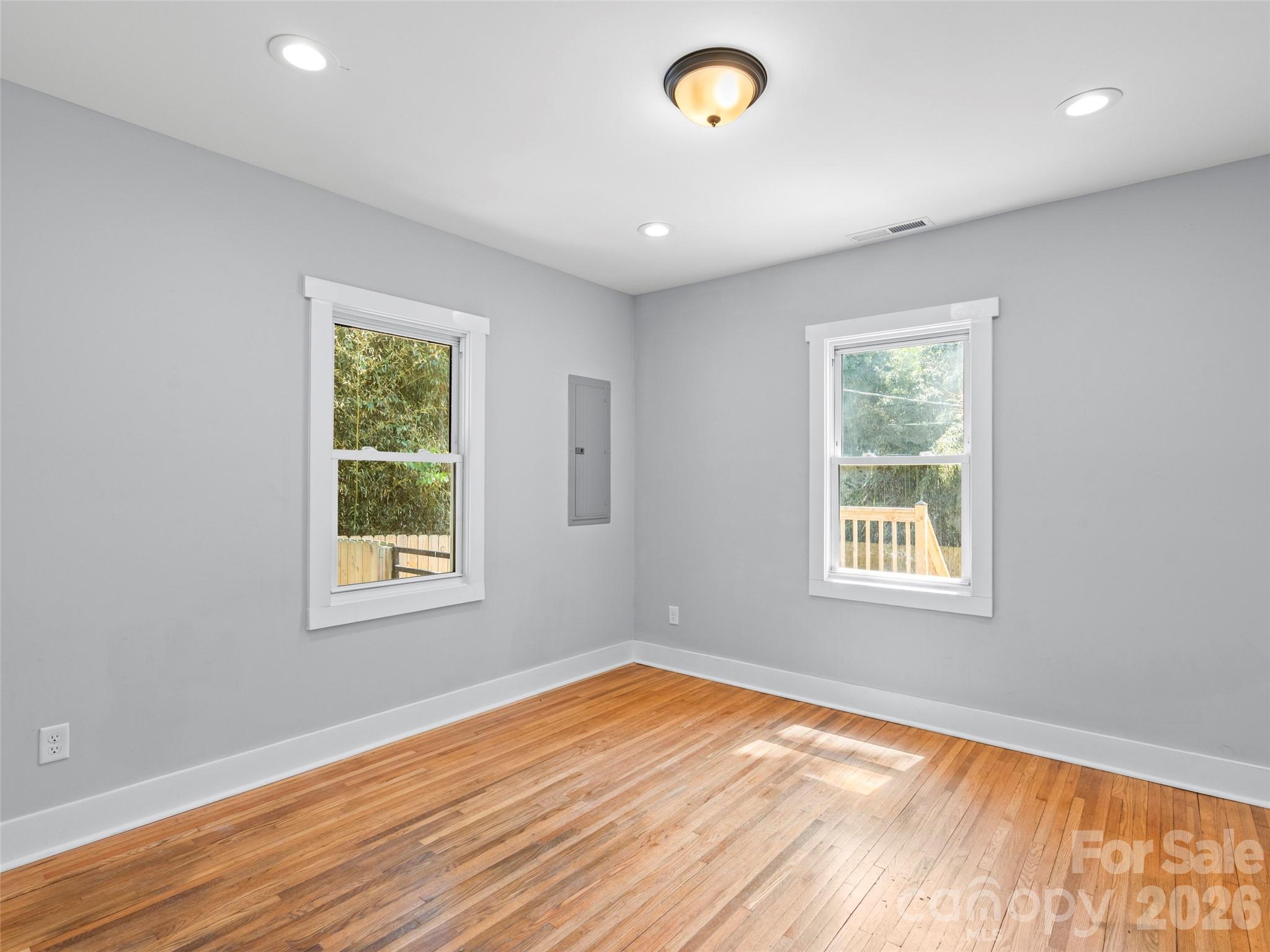 926 W Chapel Road Property Photo 18