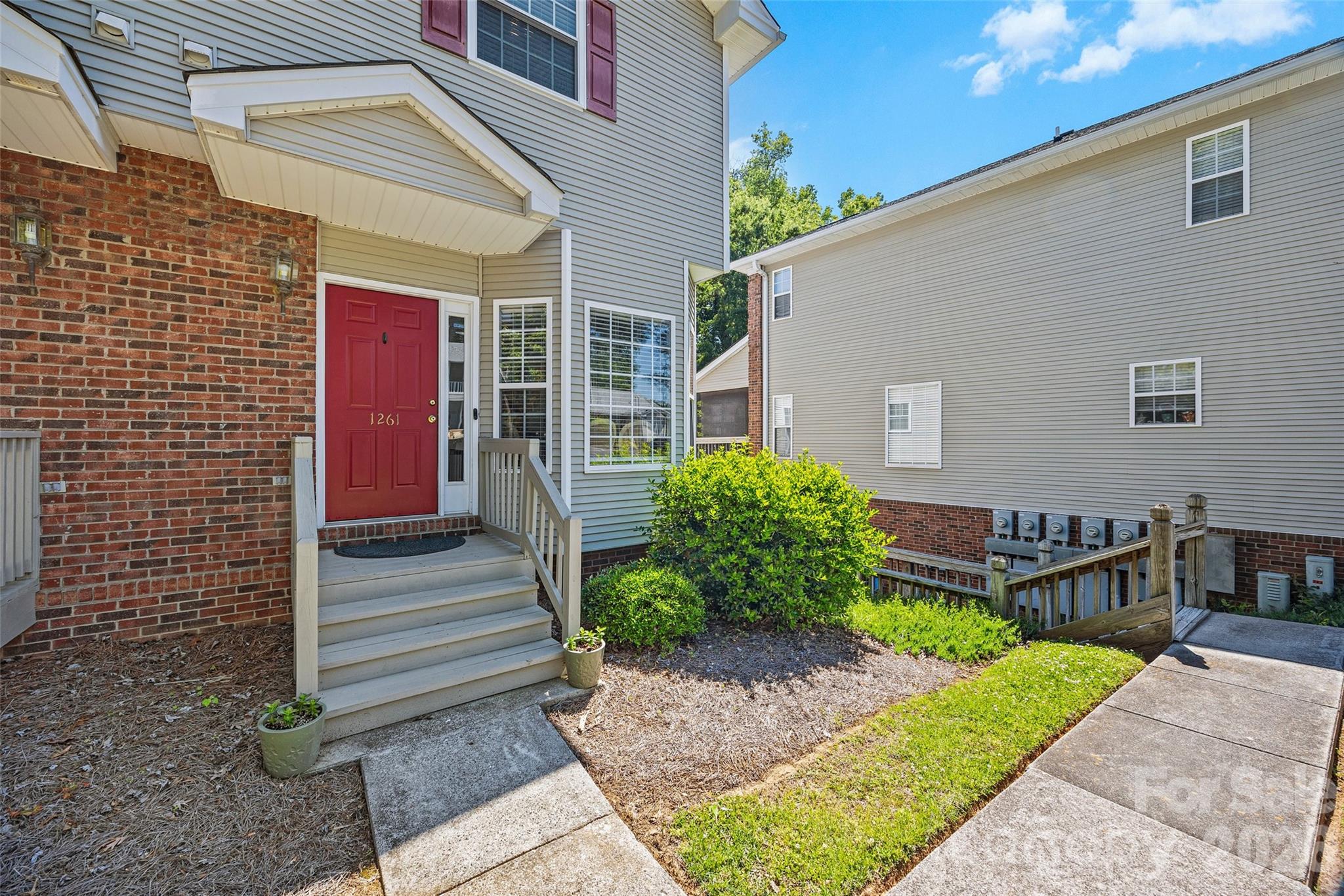 1261 Charlotte Avenue Property Photo 3