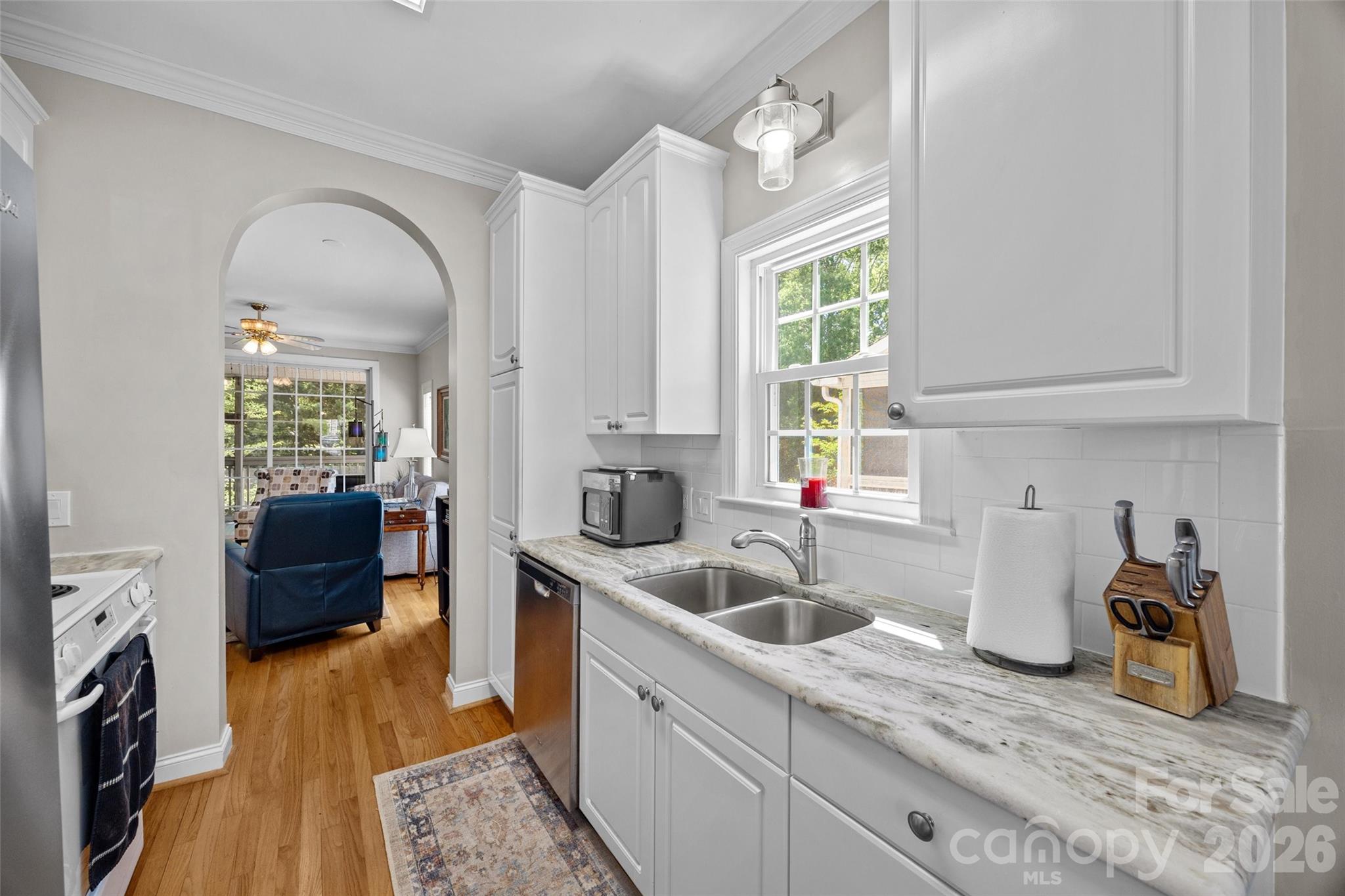 1261 Charlotte Avenue Property Photo 11