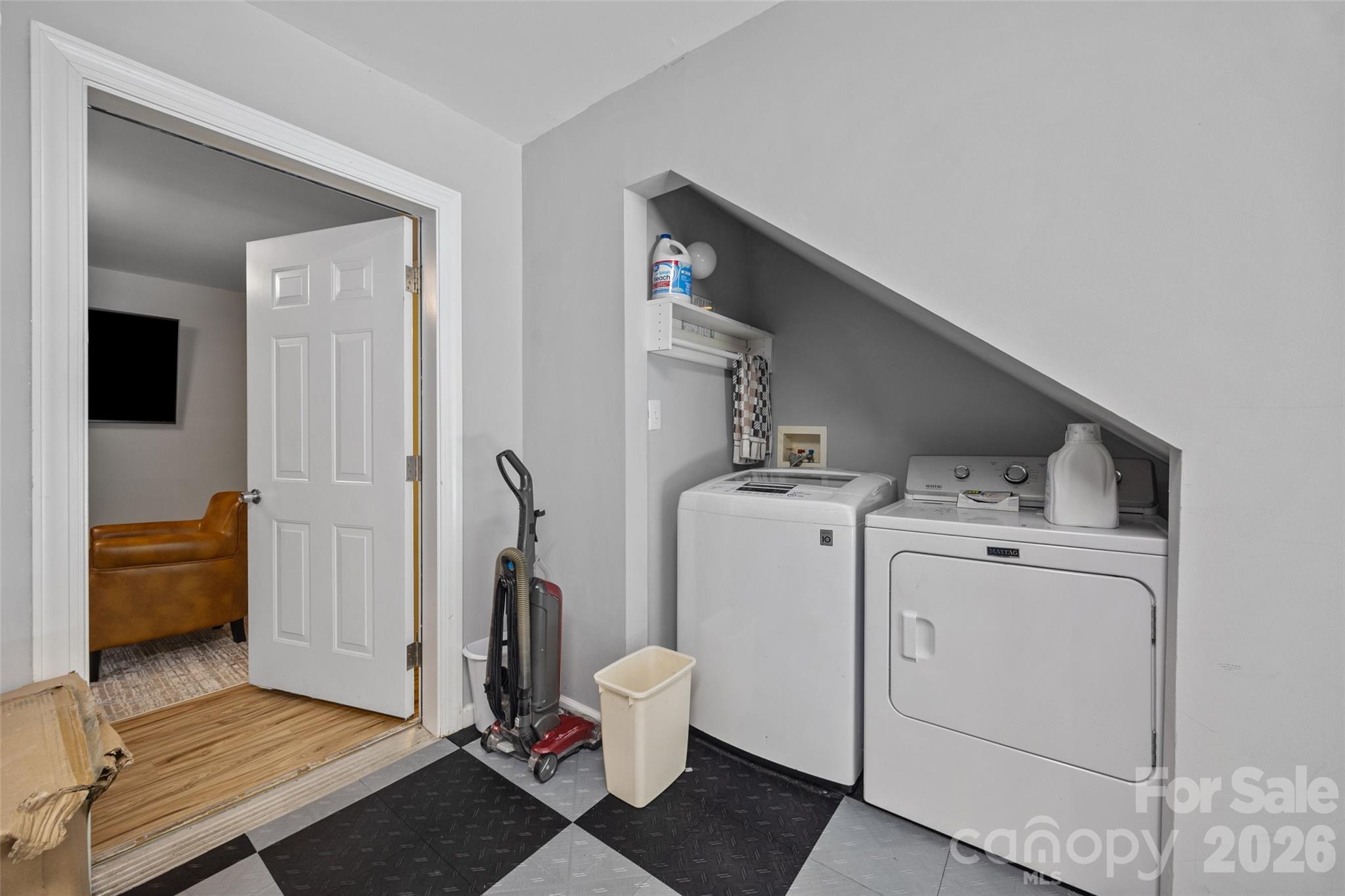 1261 Charlotte Avenue Property Photo 29
