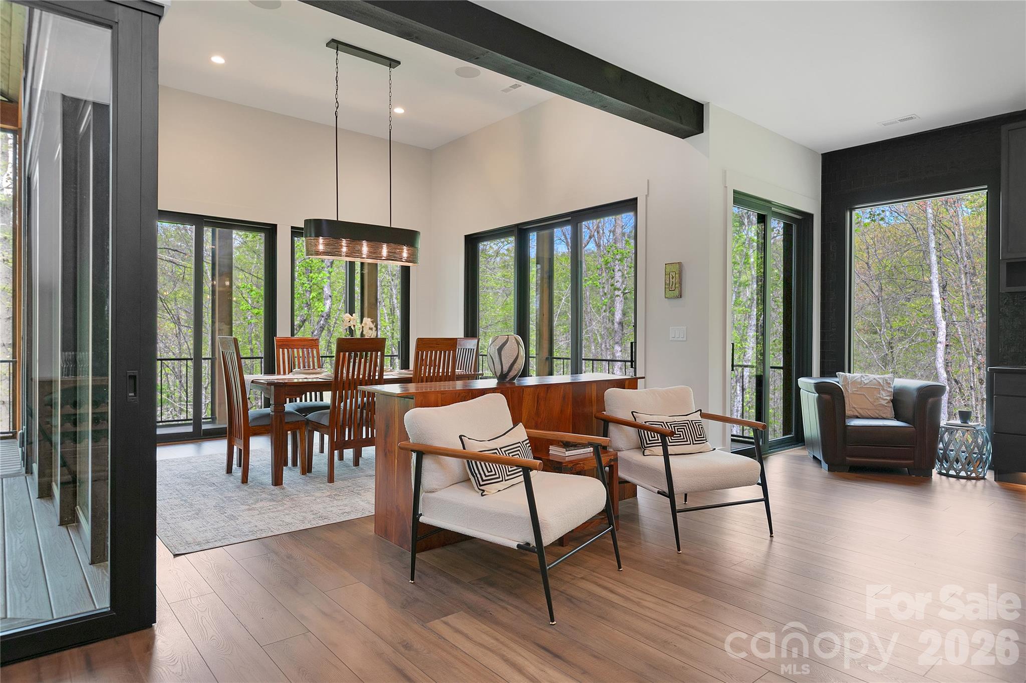726 Ugugu Drive Property Photo 12