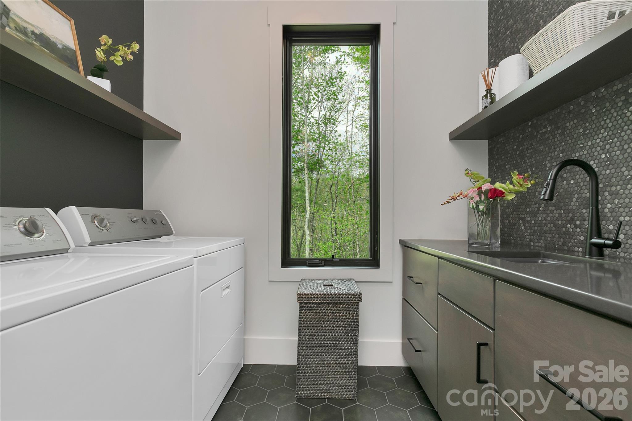 726 Ugugu Drive Property Photo 36
