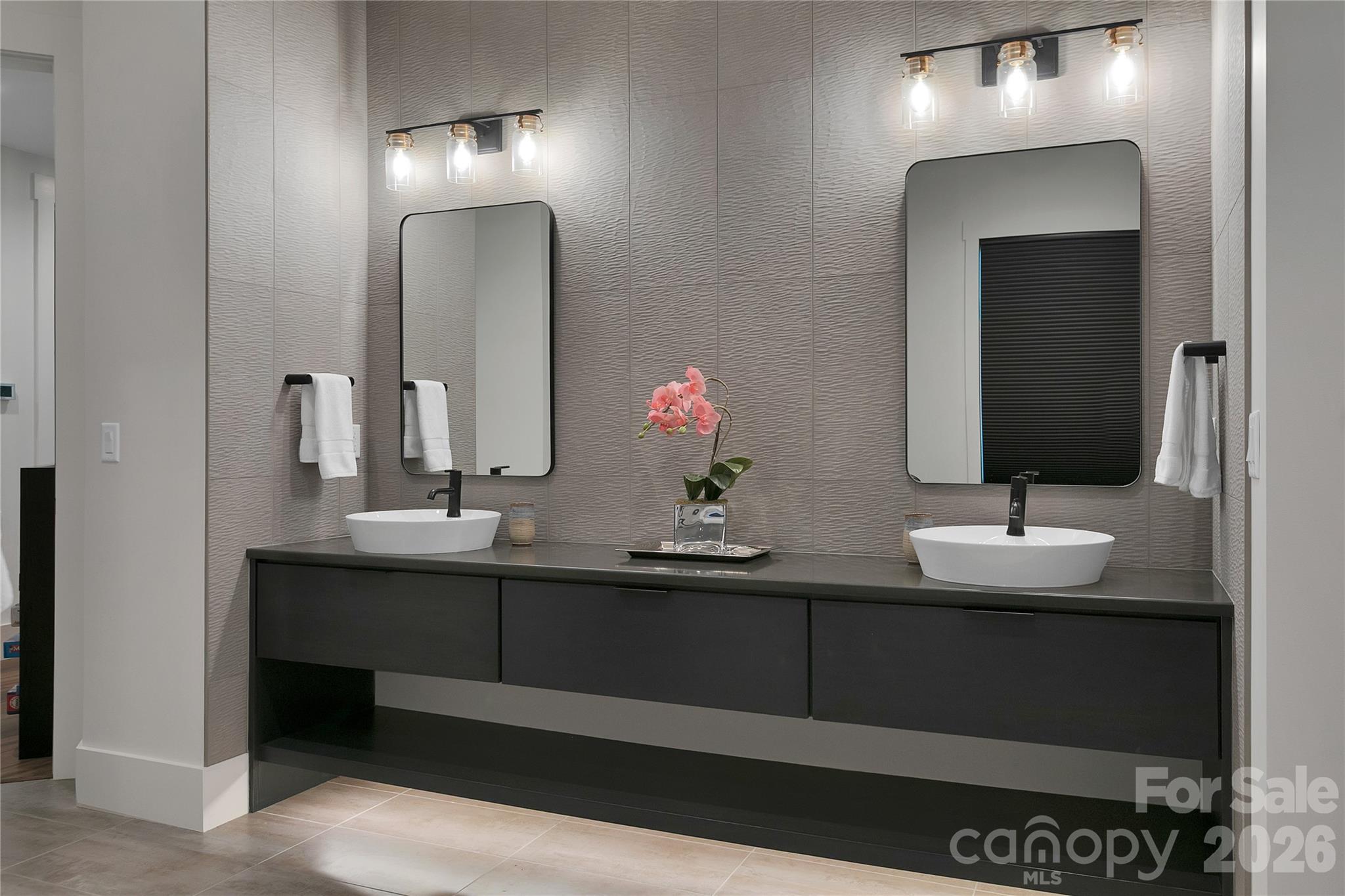 726 Ugugu Drive Property Photo 44