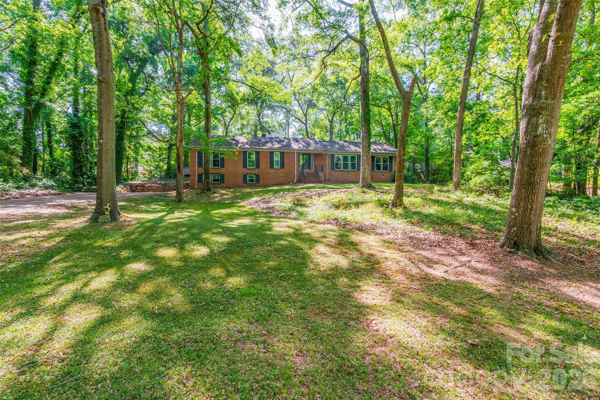 513 Mountainbrook Road Property Photo 1