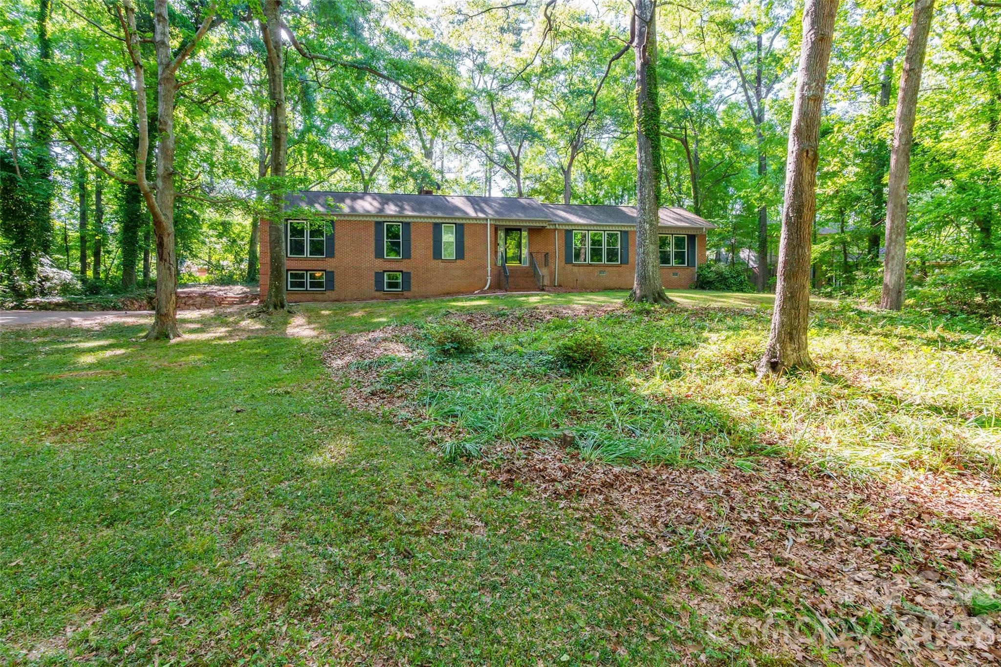 513 Mountainbrook Road Property Photo 2