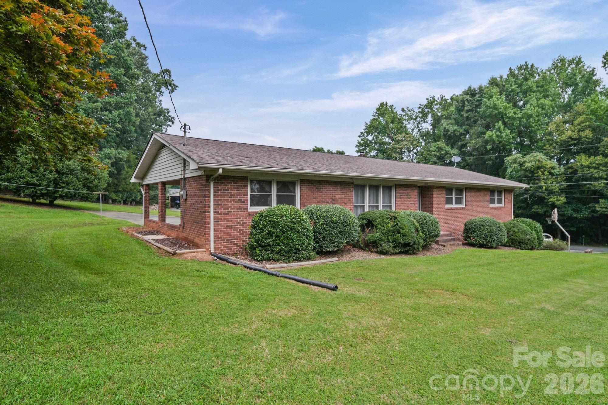 1008 Longview Drive Property Photo 5
