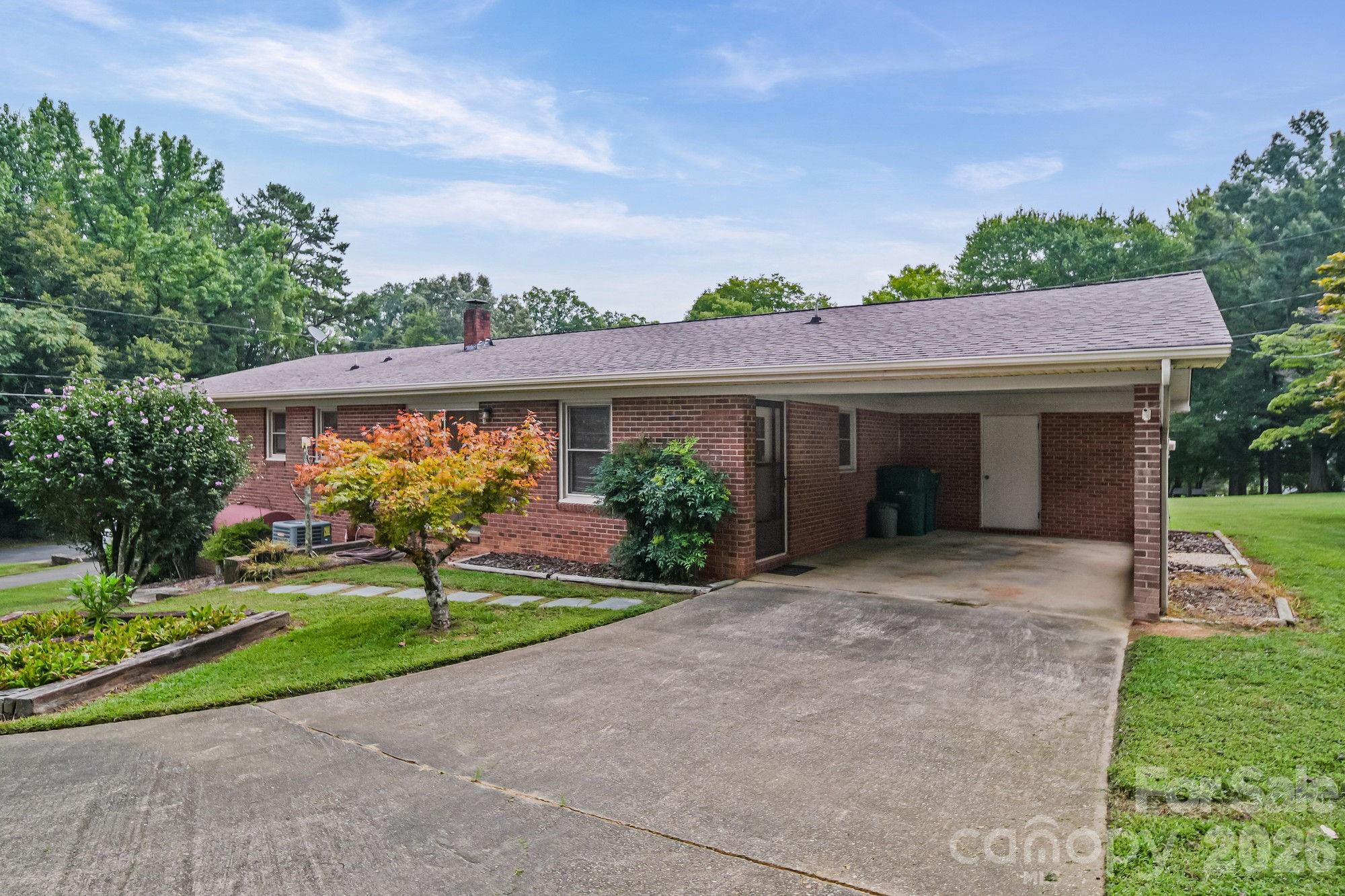 1008 Longview Drive Property Photo 7