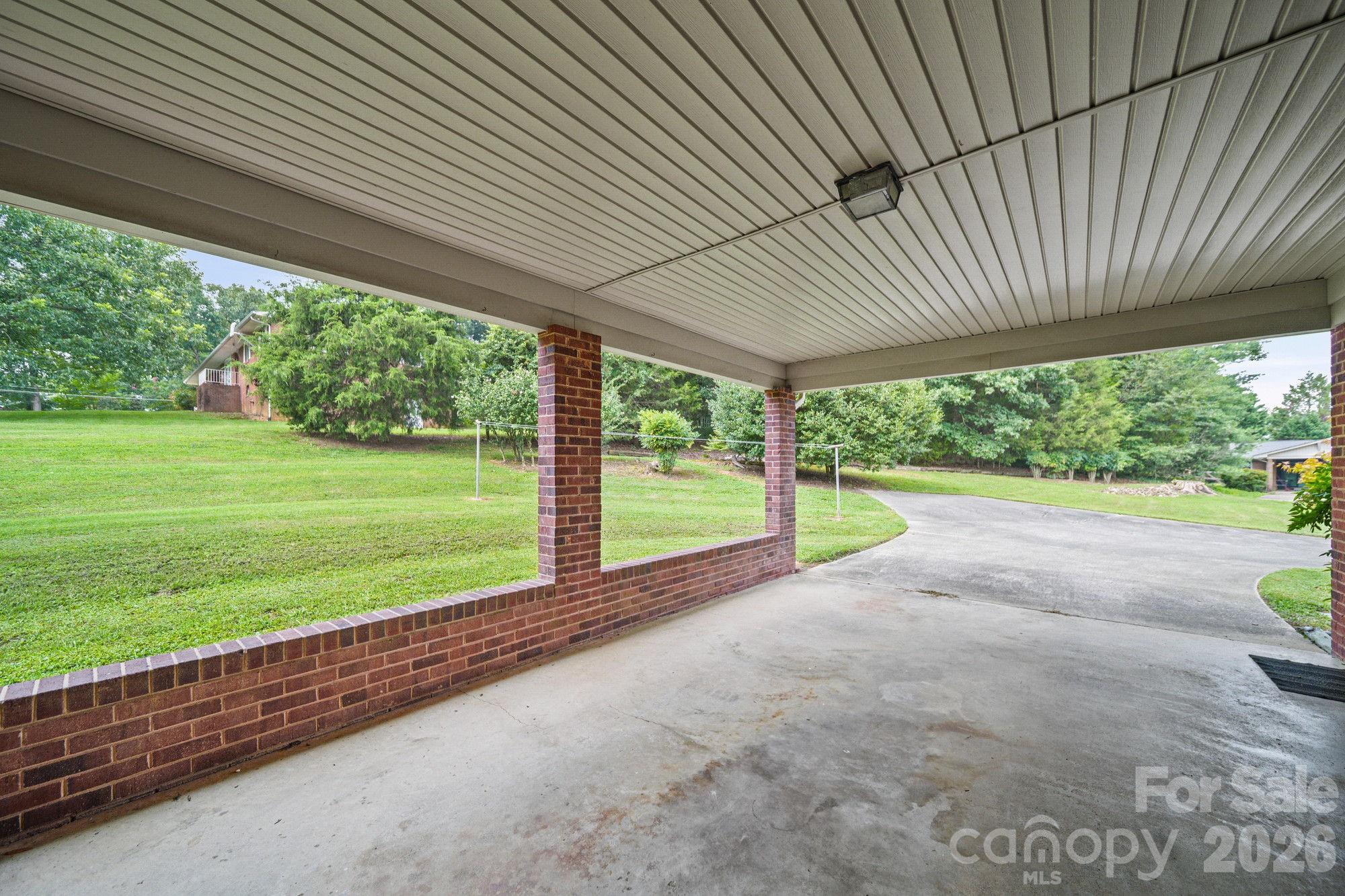1008 Longview Drive Property Photo 8