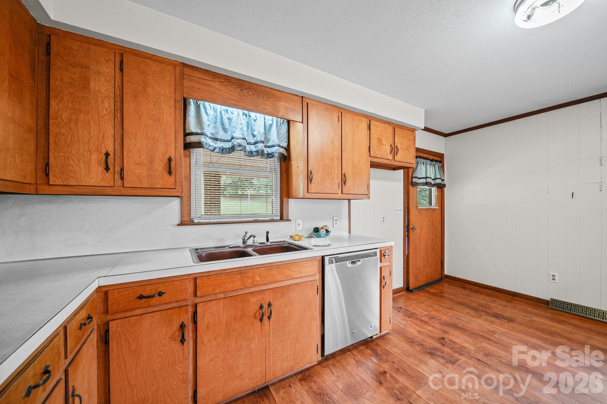 1008 Longview Drive Property Photo 9