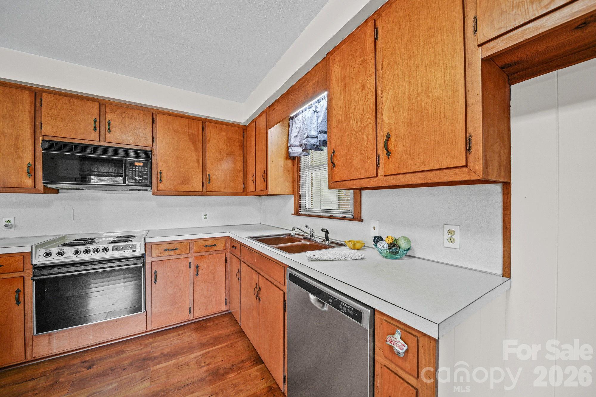 1008 Longview Drive Property Photo 11