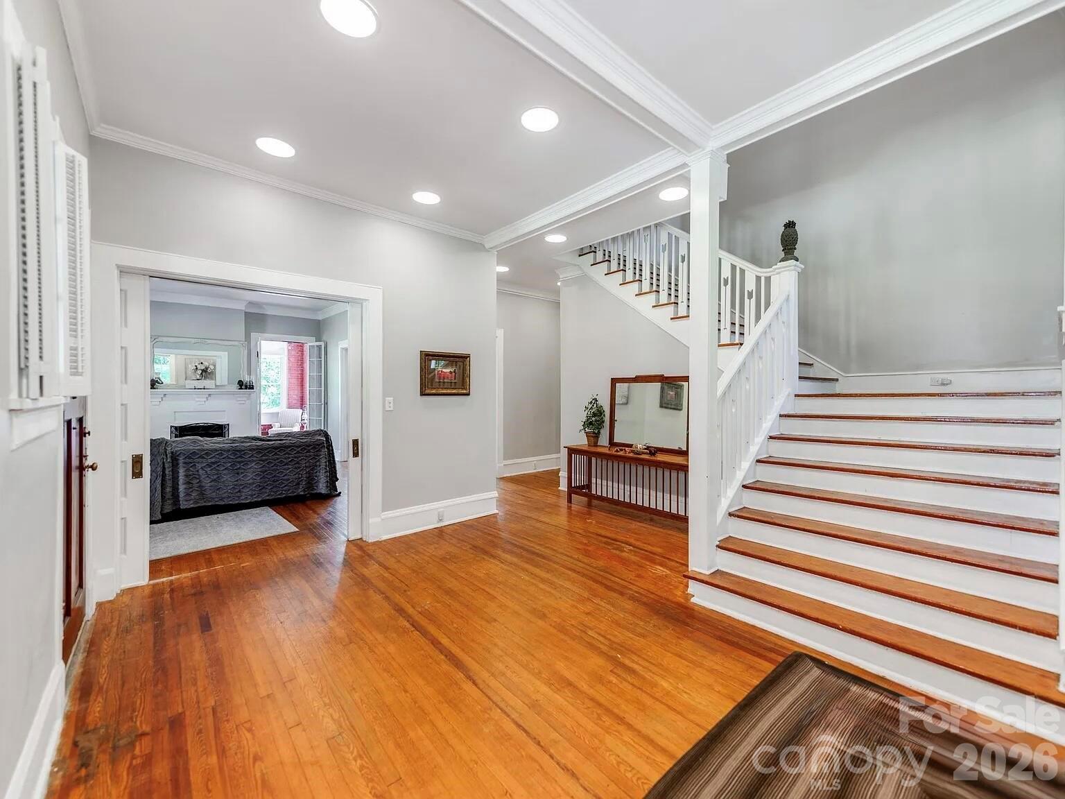 128 W End Street Property Photo 2