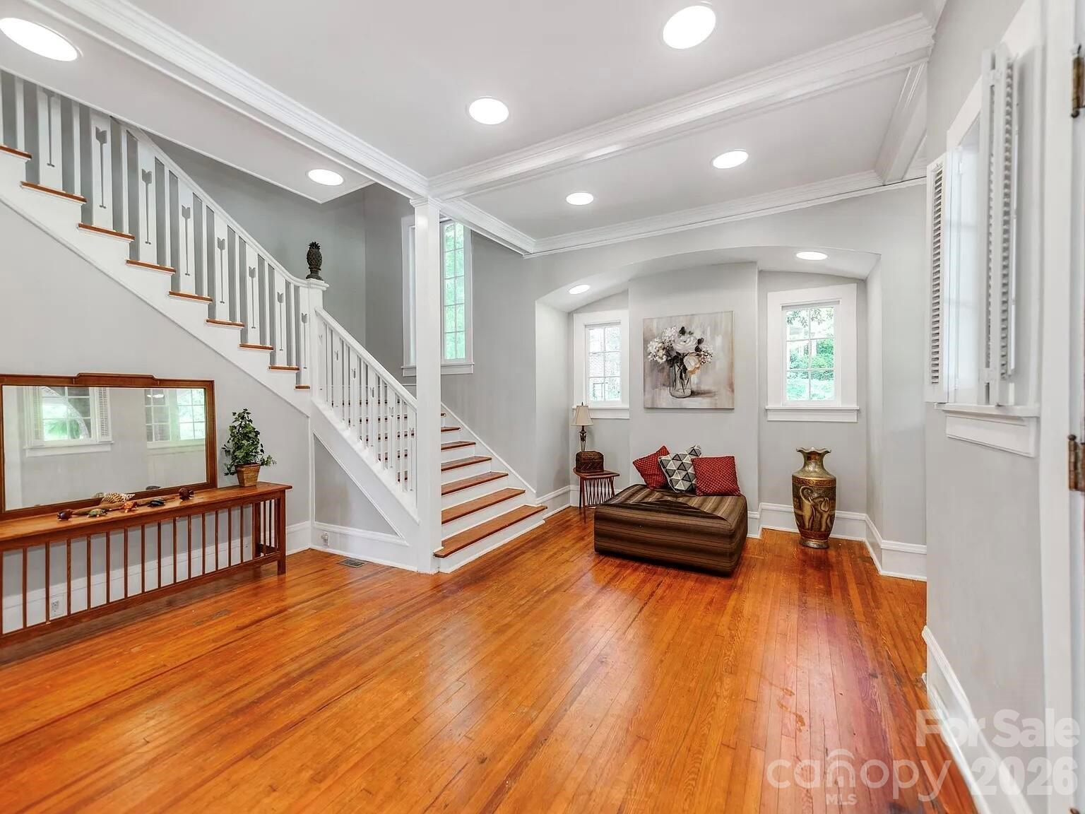 128 W End Street Property Photo 8