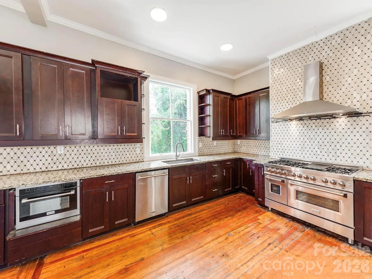 128 W End Street Property Photo 11