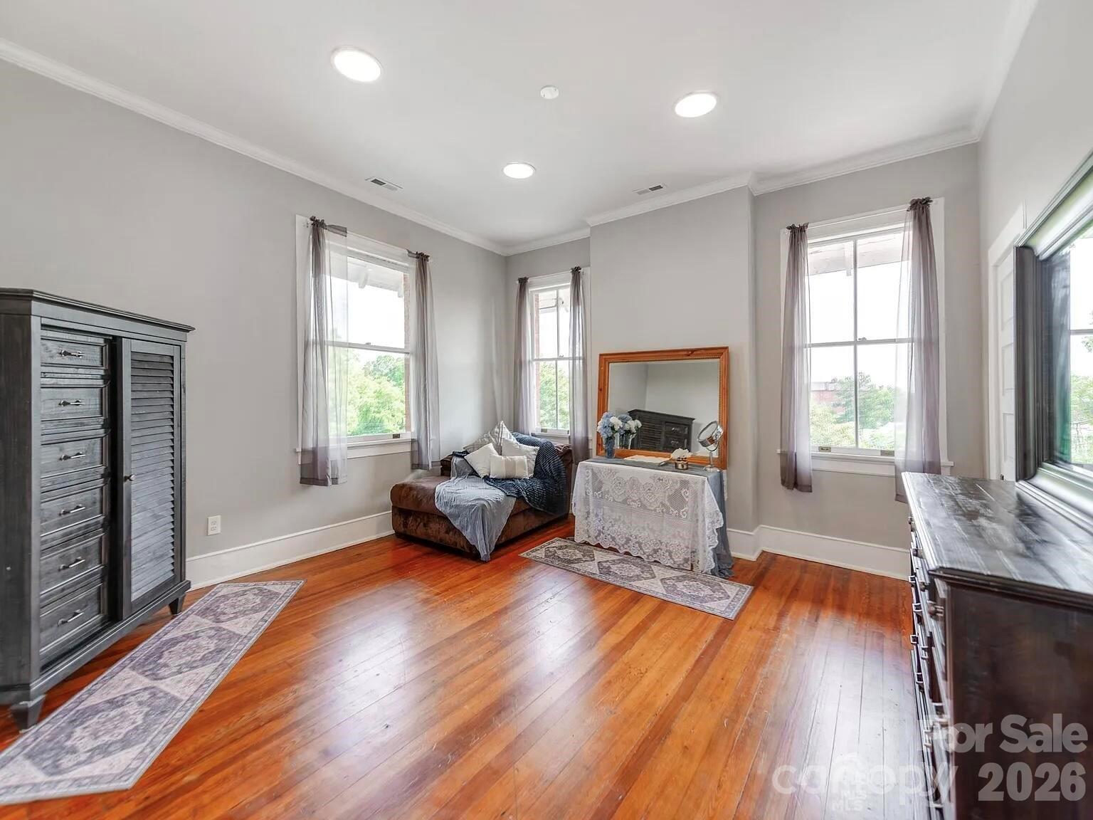 128 W End Street Property Photo 15