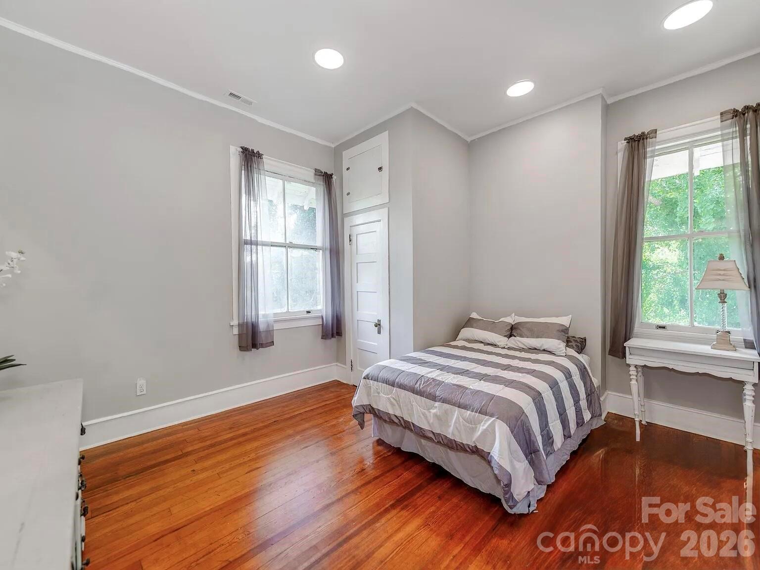 128 W End Street Property Photo 17