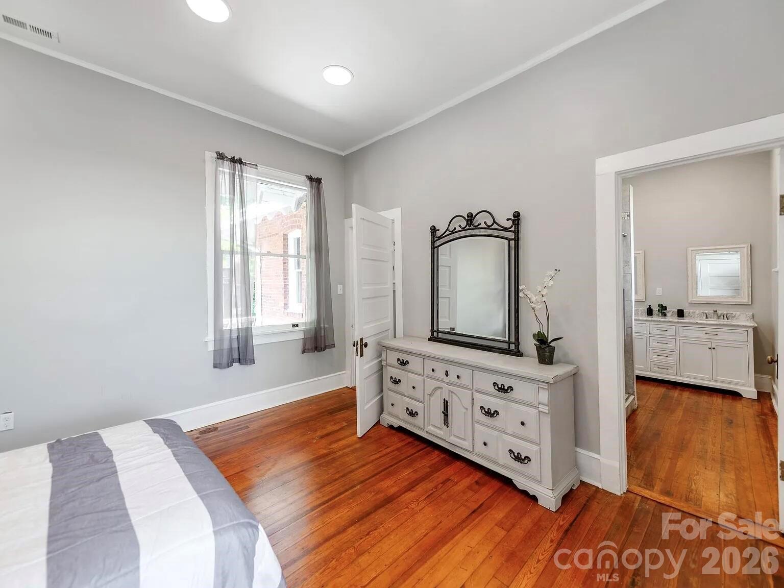 128 W End Street Property Photo 19