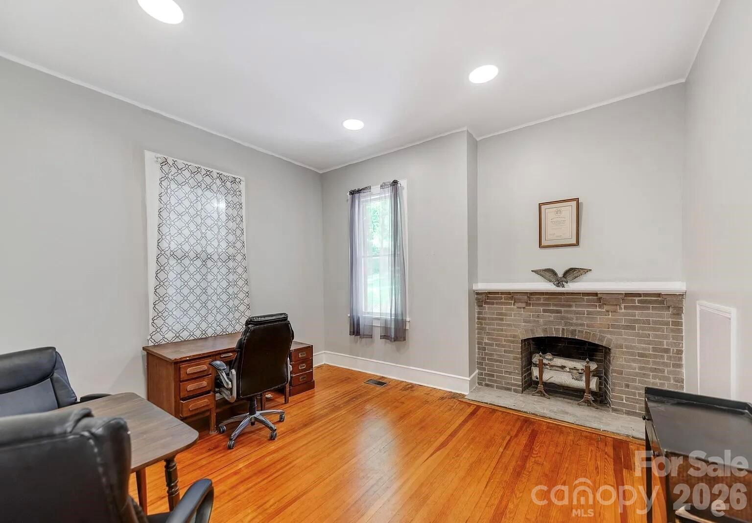 128 W End Street Property Photo 22