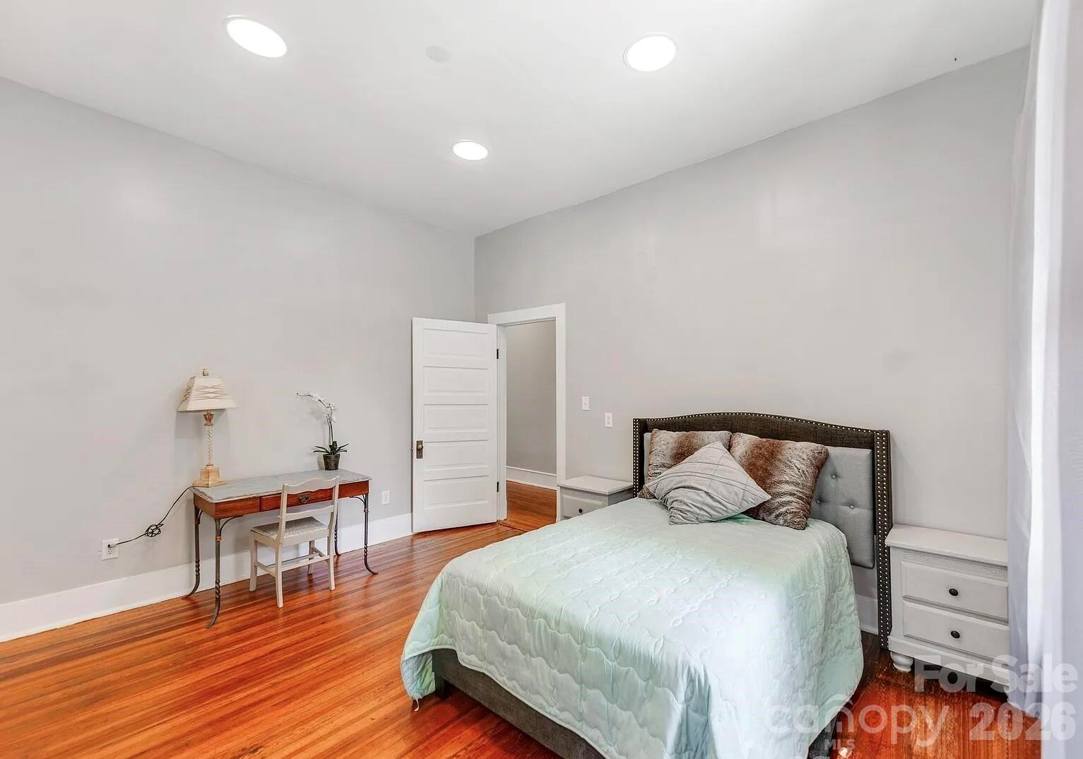 128 W End Street Property Photo 24