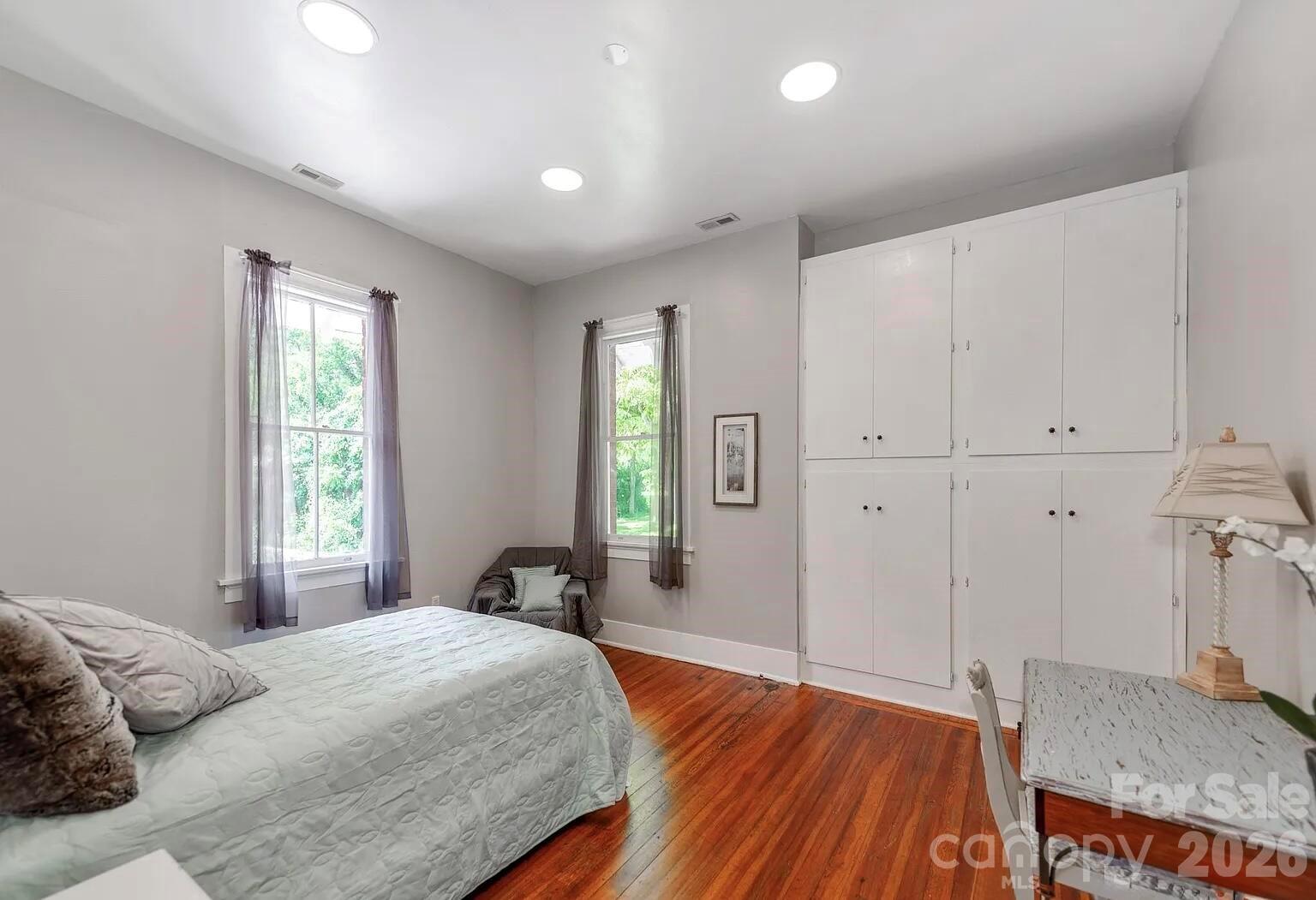128 W End Street Property Photo 25