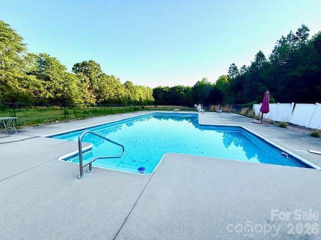 494 Vera Drive Property Photo 2