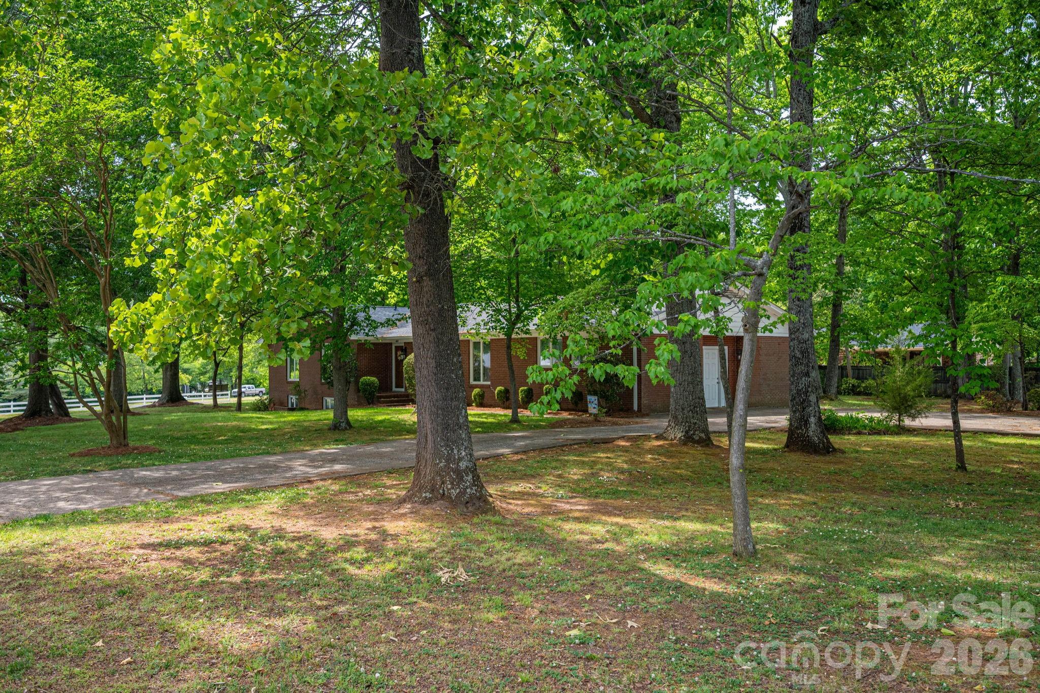 602 Lee Street Property Photo 8