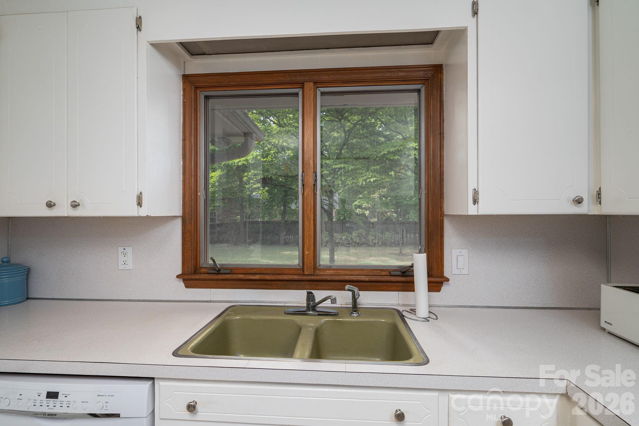 602 Lee Street Property Photo 20