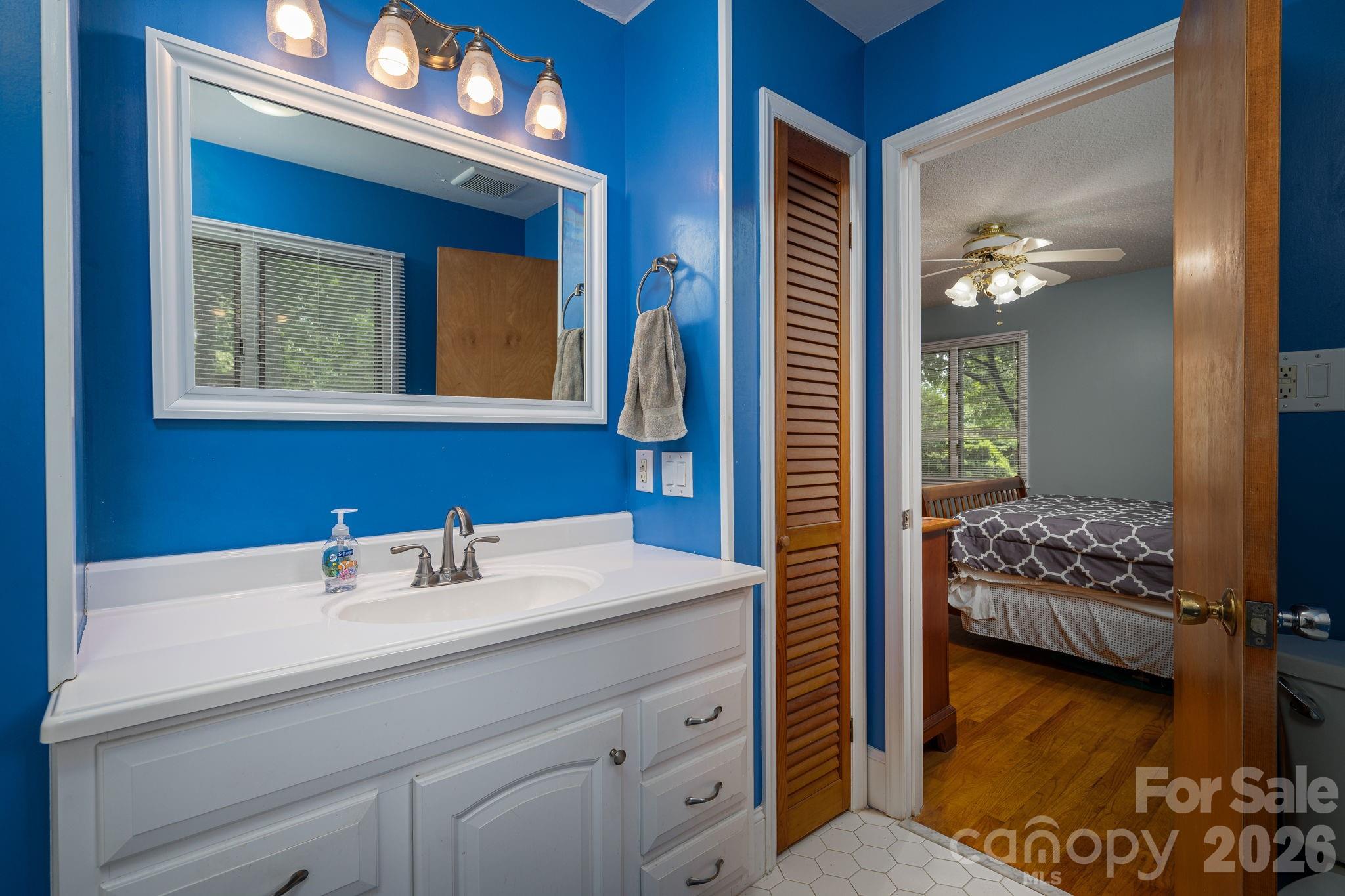 602 Lee Street Property Photo 25
